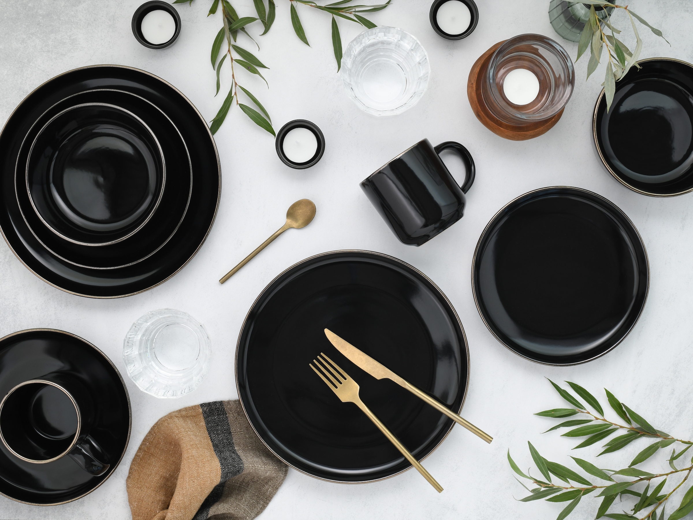 CreaTable Kombiservice »Nordic Festive, Service 16-tlg.« Minimalistisches Design, Dezente goldene Akzente