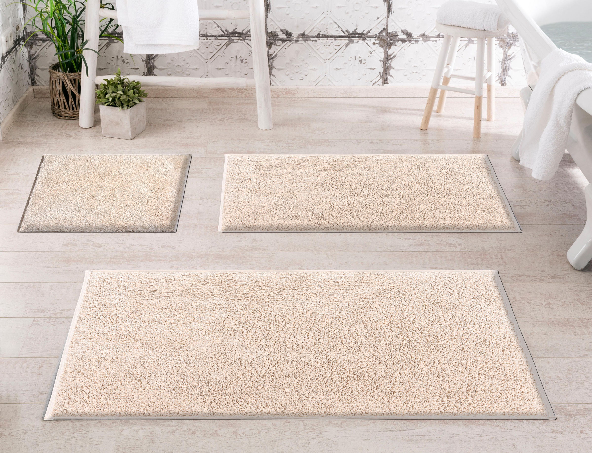 Grund Badematte »Marla«, rutschhemmend beschichtet, fußbodenheizungsgeeignet, Uni Farben, besonders feiner, flauschiger Flor