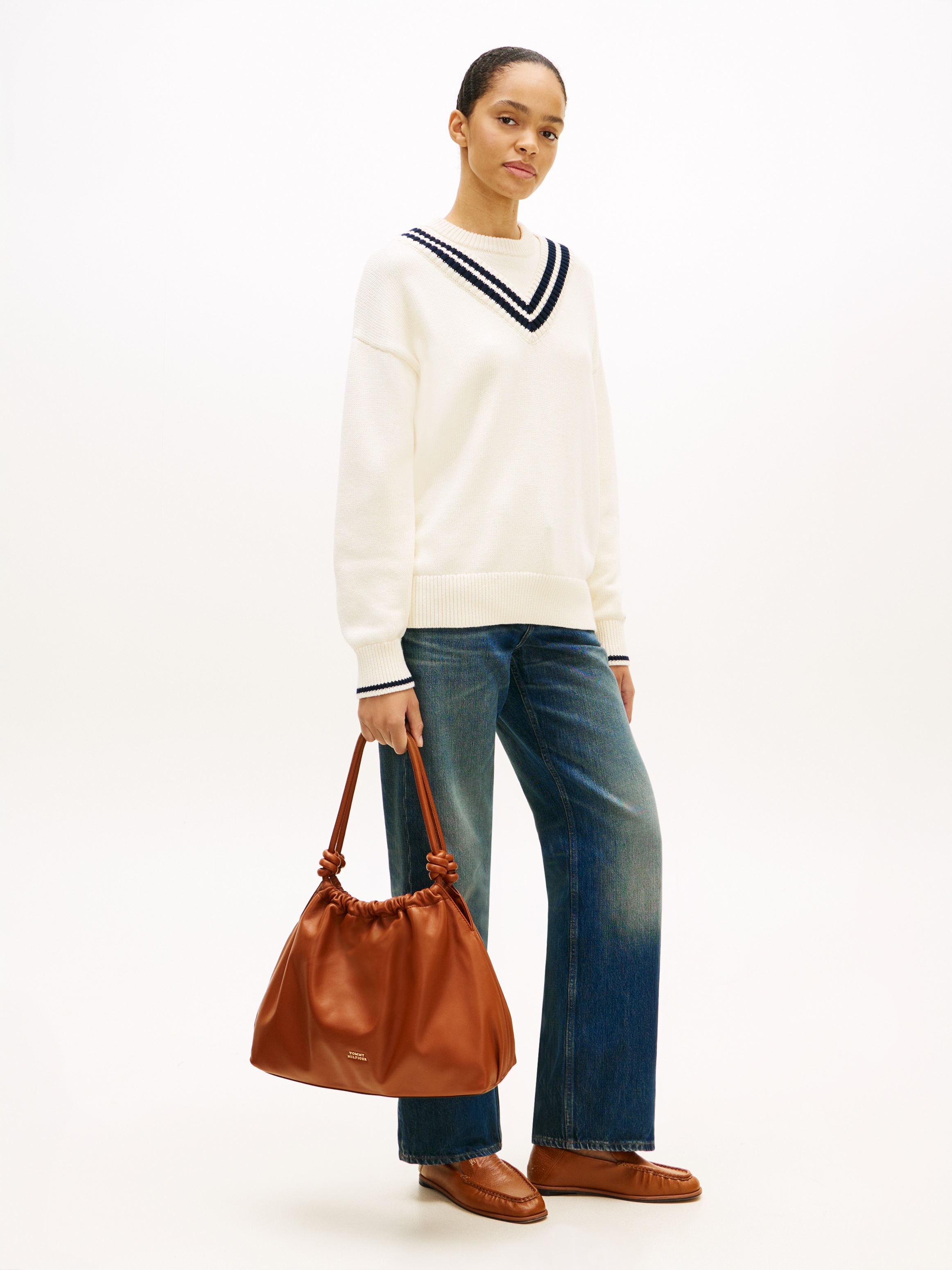 Tommy Hilfiger Hobo »TH SOFT LEATHER HOBO« Damen Handtasche, Schultertasche, Umhängetasche mit goldfarbenem Logo