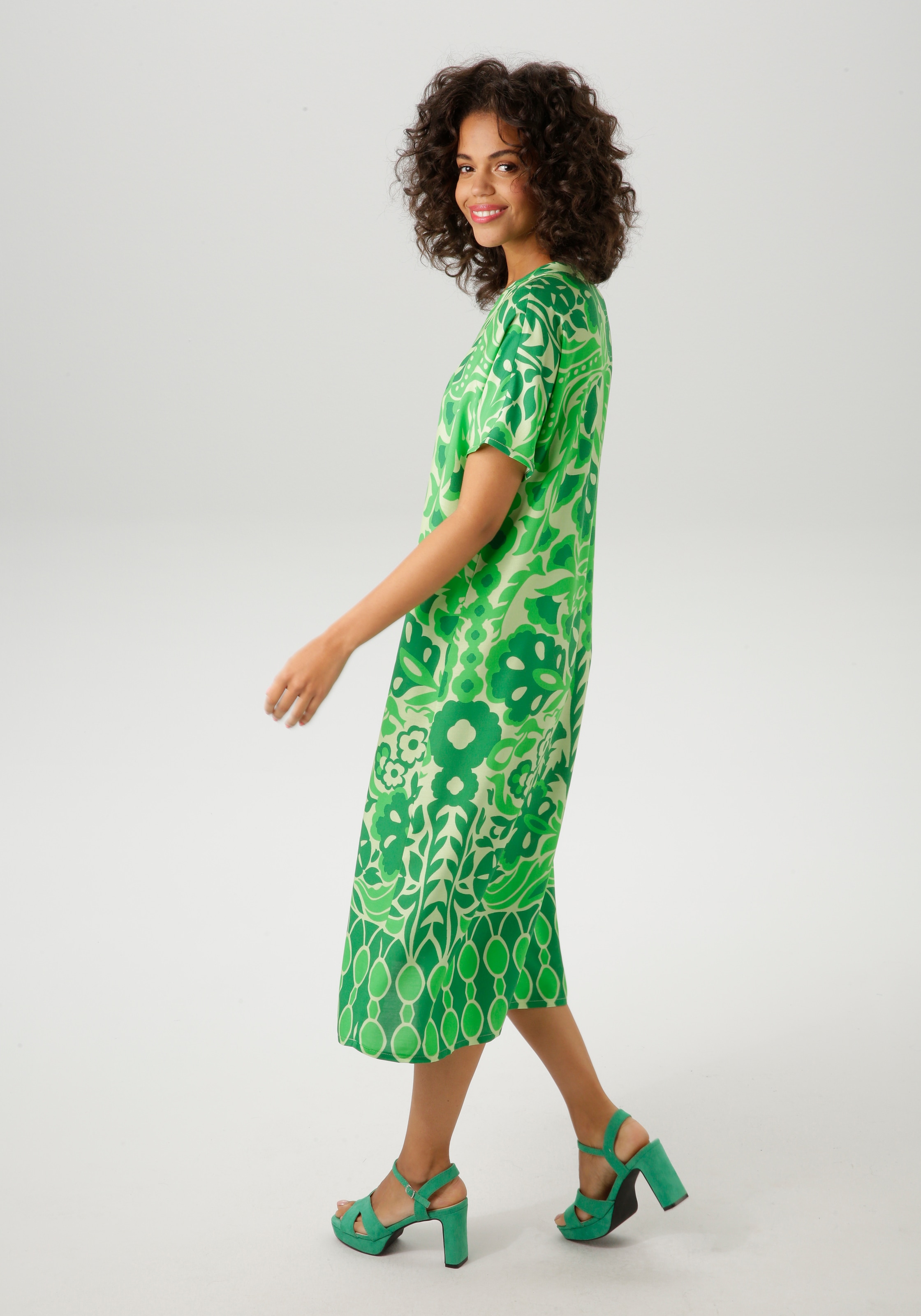 Aniston CASUAL Sommerkleid, mit extravagantem, grafischen Druck