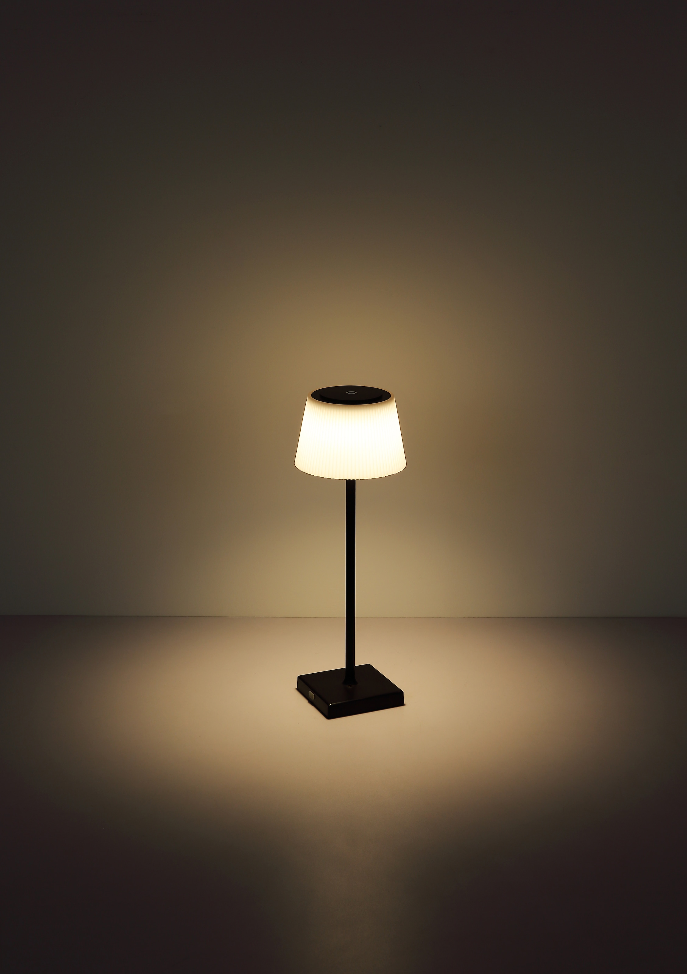 GLOBO LIGHTING Tischleuchte »GREGOIR« LED-Modul 1 Stk. warmweiß - kaltweiß Tischlampe Nachttischlampe Deko-Tischleuchte Schlafzimmer