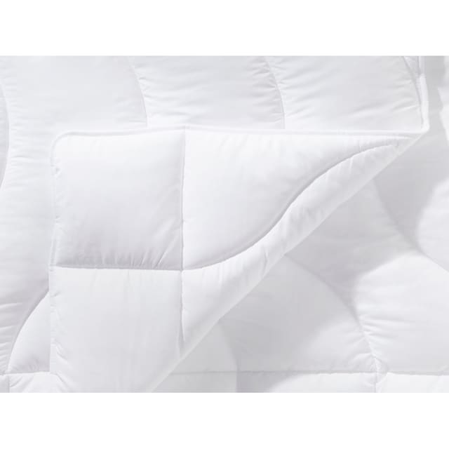 Schlafgut Kunstfaserbettdecke »Casual«, warm, (1 St.), langlebige Bettdecke  in 135x200 oder 155x220 cm, Sommer oder Winter bequem und schnell bestellen