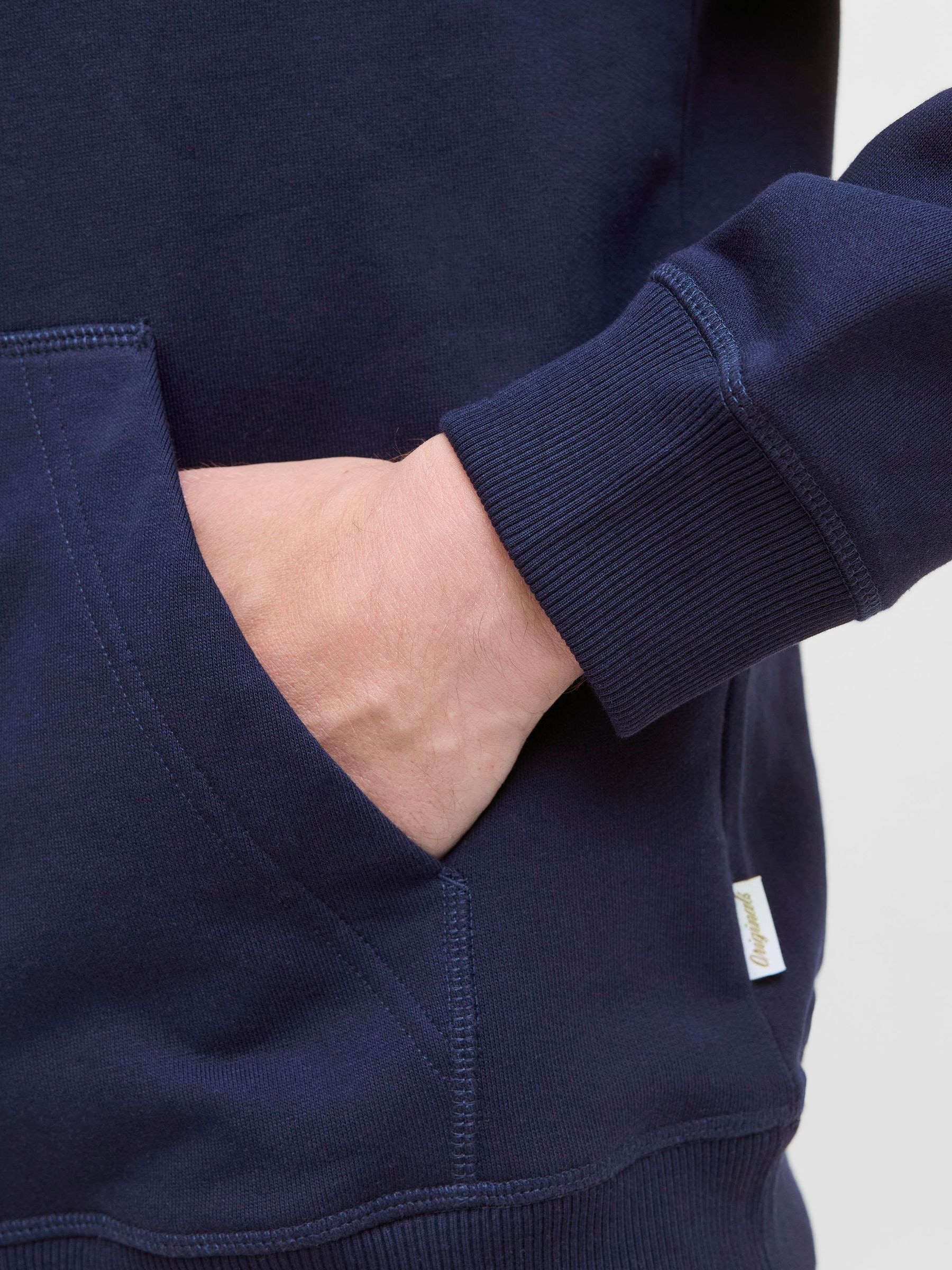 Jack & Jones Kapuzensweatshirt »JORNORREBRO EMB SWEAT HOOD NOOS«, mit Logo Print
