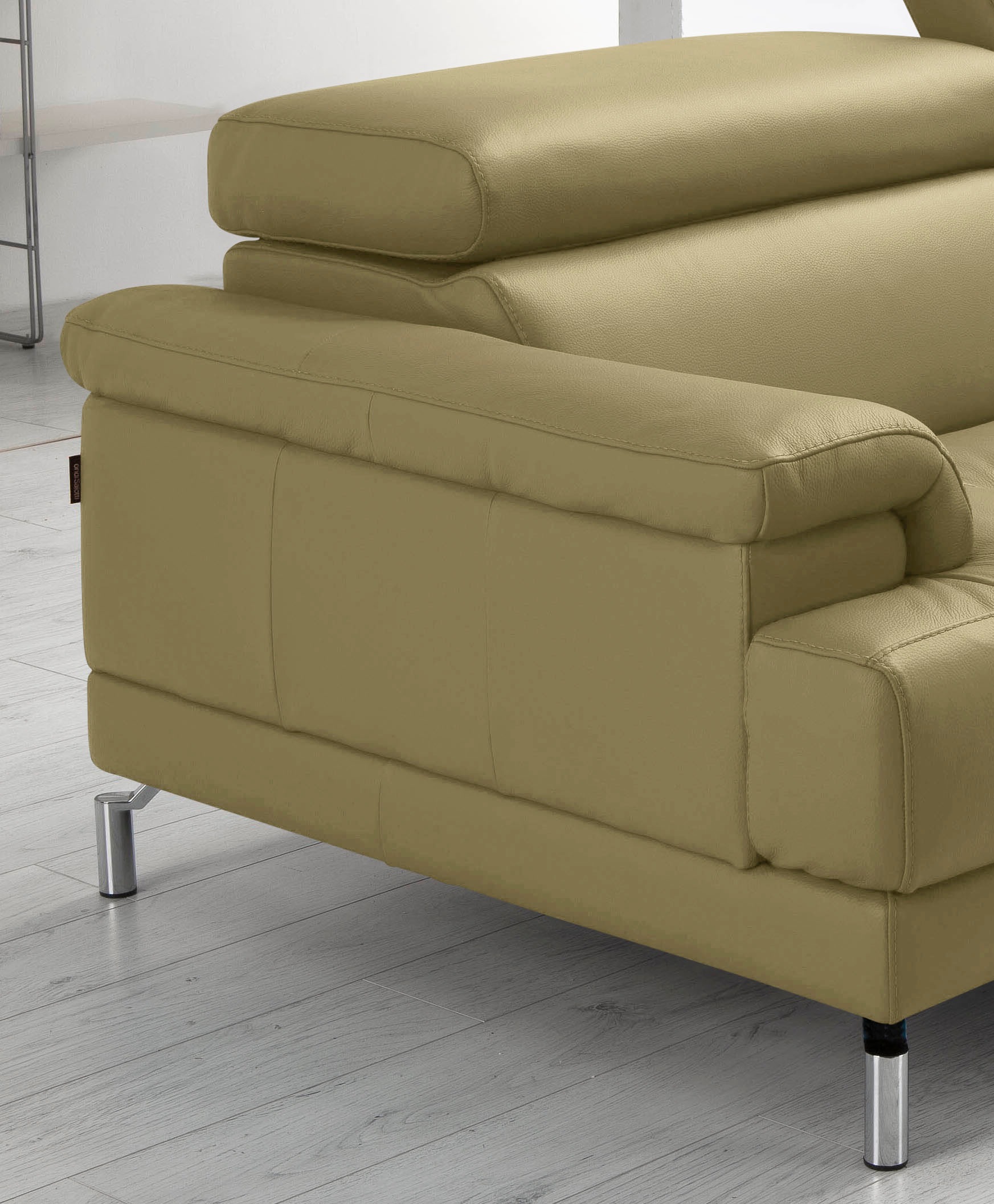 Egoitaliano 2,5-Sitzer »Soul, Design und Sitzkomfort auf hohem Niveau, tolle Details«, inkl. Kopfteilverstellung für noch mehr Komfort, Designfuß