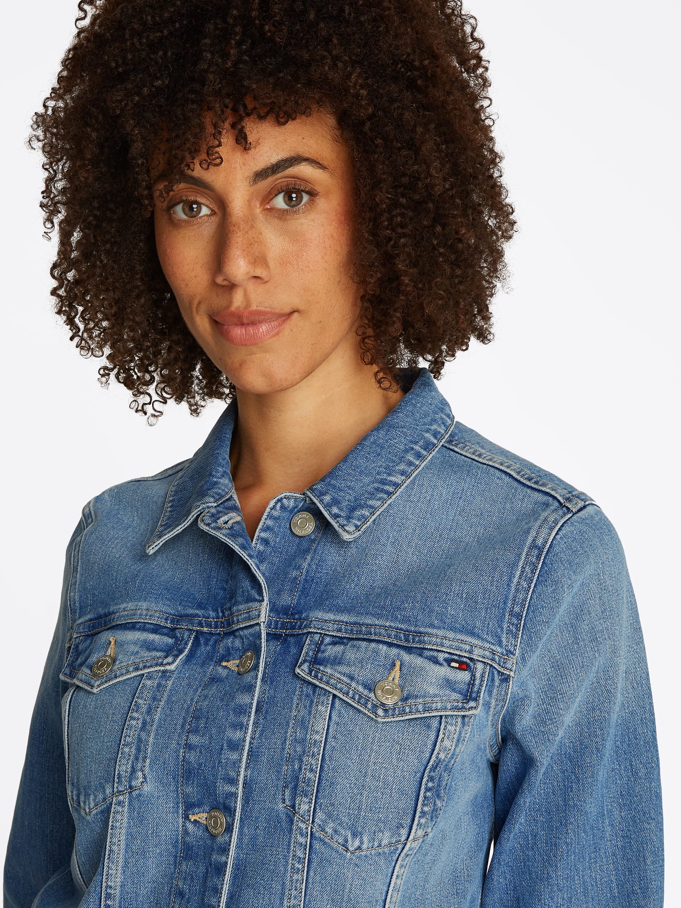 Tommy Hilfiger Jeansjacke »DNM SLIM JACKET UMA«, in blauer Waschung