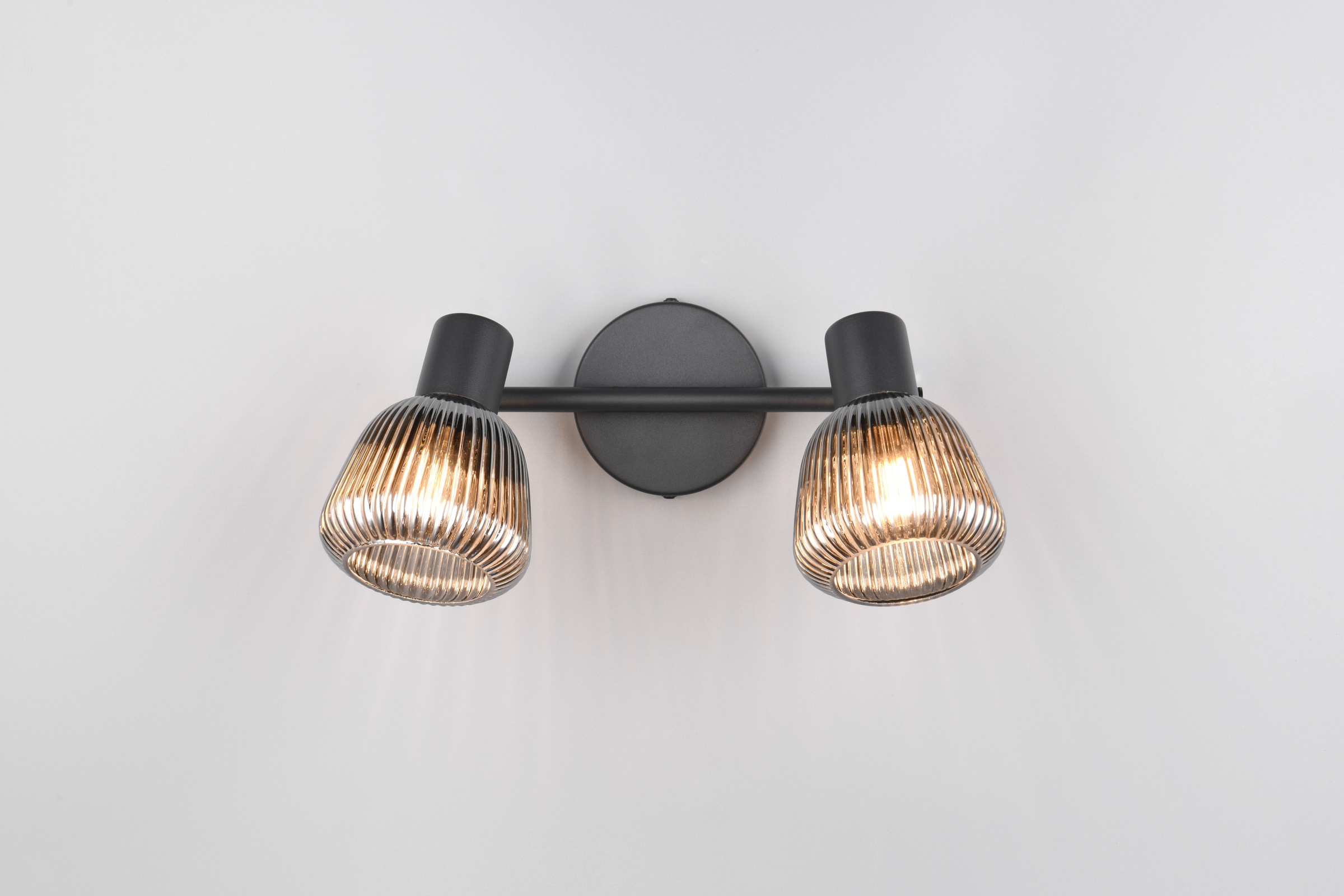 TRIO Leuchten Deckenstrahler »TARIFA, 2-flammiger Deckenspot mit Glasschirm, exkl 2xE14 max 10W«, 2 flammig, Leuchtmittel E14 | Leuchtmittel wechselbar, Glasschirm in Riffeloptik leicht verspiegelt, verstellbare Spots