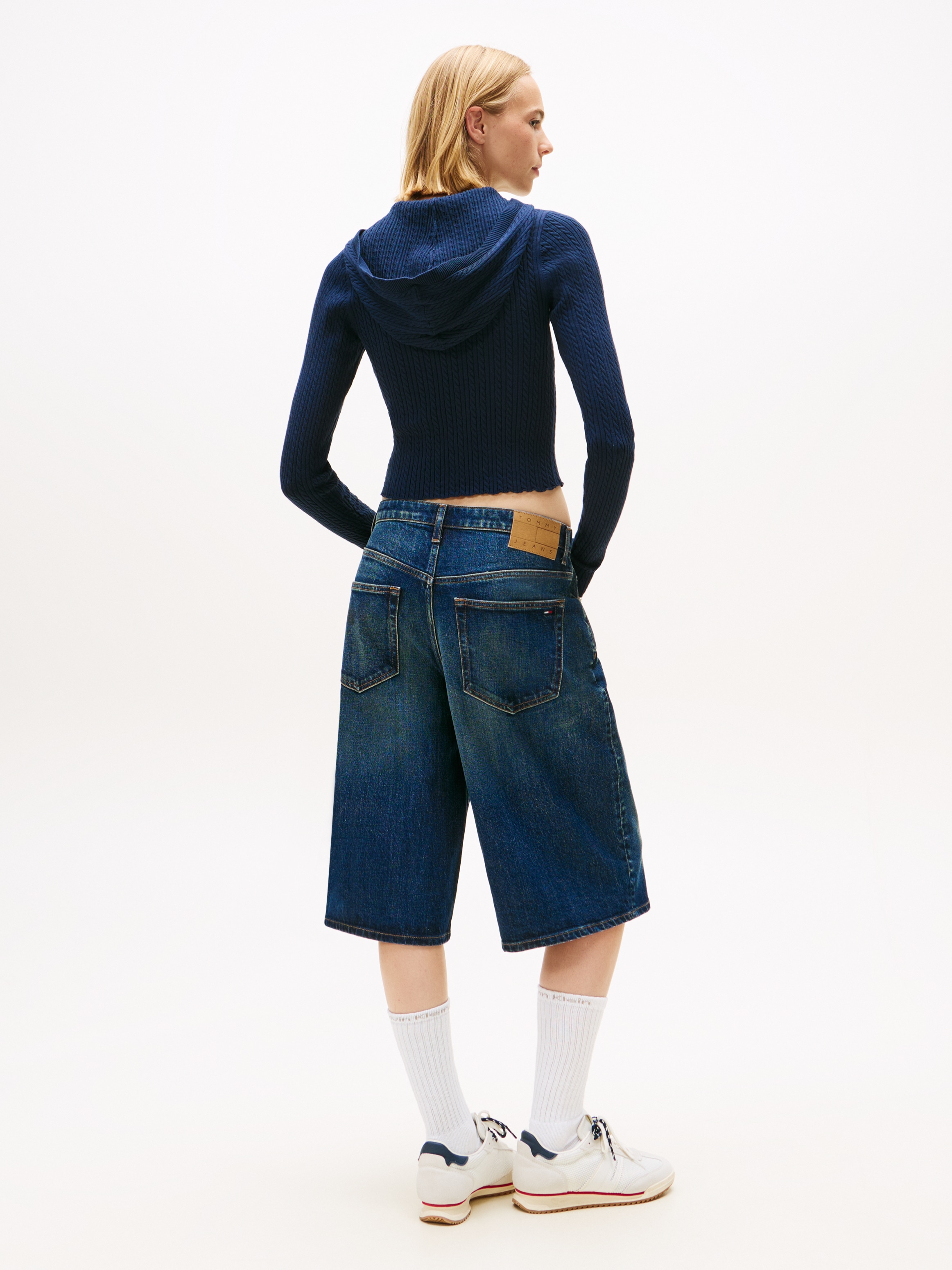 Tommy Jeans Strickjacke »TJW ESSENTIAL ZIPPER HOOD CARDI« mit Zopfstrickmuster und Kapuze