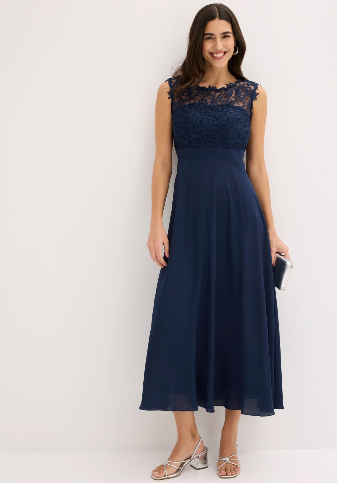 bonprix Maxikleid »Maxikleid mit Spitze« für festliche Anlässe, vollständig gefüttert, taillierte Passform