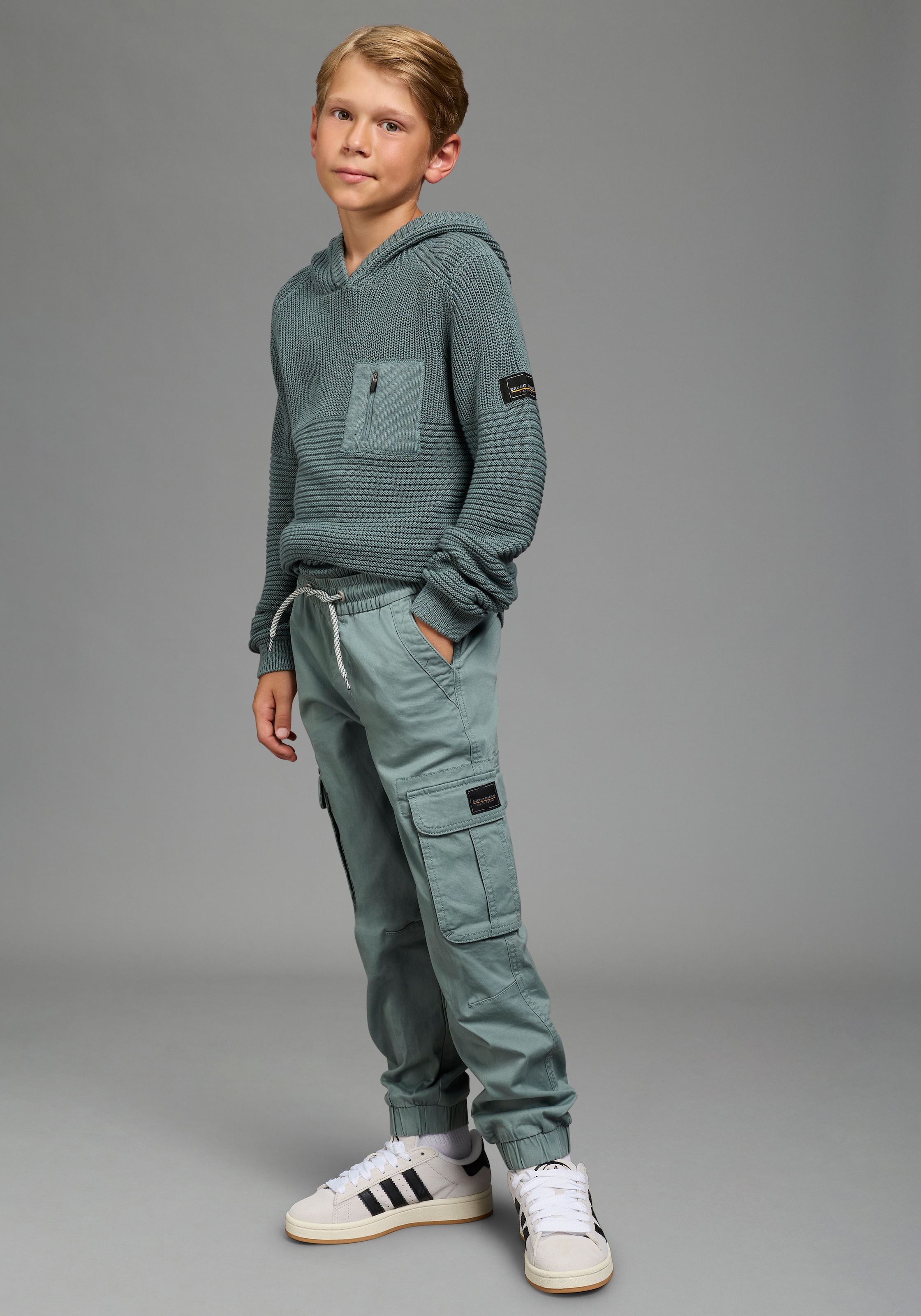 Bruno Banani Cargohose »Cargohose mit BRUNO BANANI Badge«  Cargo-Twillhose, gerade Passform, Basic-Stil, elastische Webware