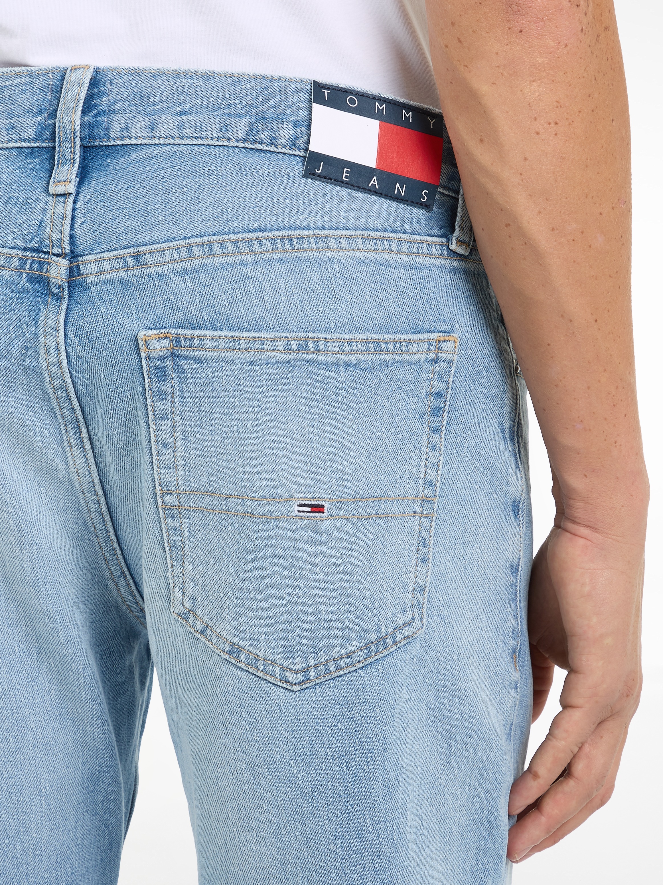 Tommy Jeans Slim-fit-Jeans »RYAN SLIM STRAIGHT«, mit Logoprägung