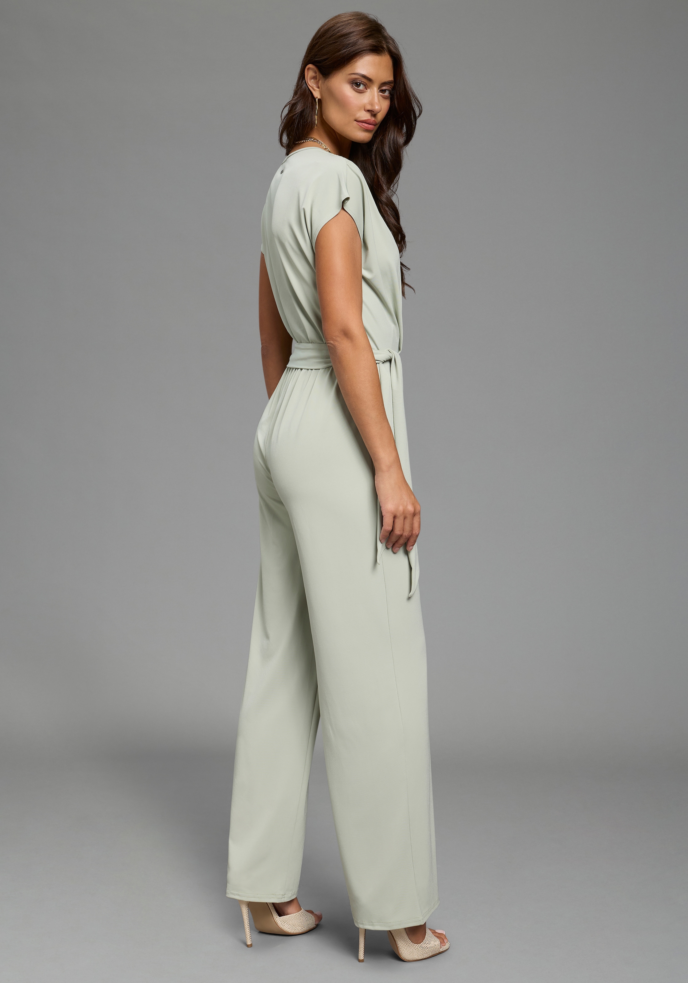 Laura Scott Jumpsuit mit eleganter Wickeloptik und Gürtel