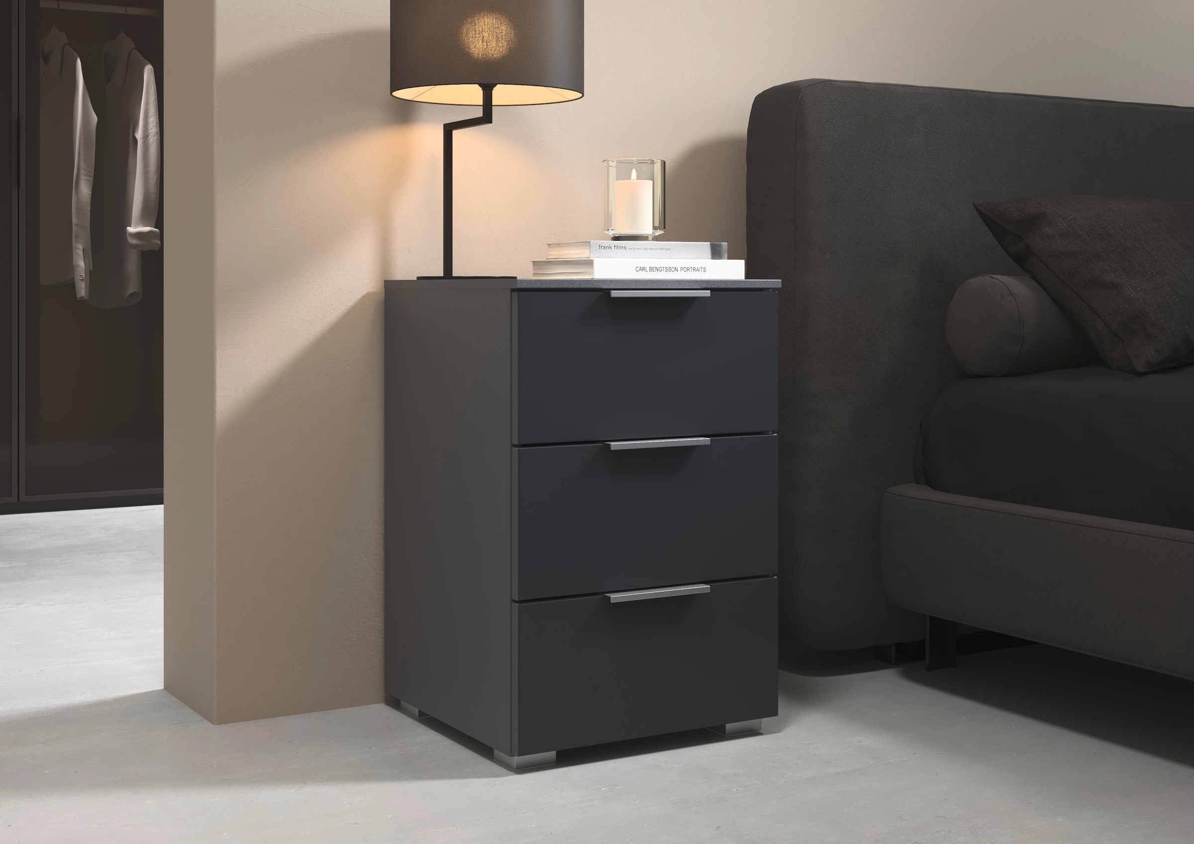 OTTO home Nachtkommode »Nachttisch Nachtschrank Nachtkonsole AGORDO mit Glasfront« in zwei Griff-Farben, Breite 40 cm, mit 3 geräumigen Schubladen für viel Stauraum MADE IN GERMANY