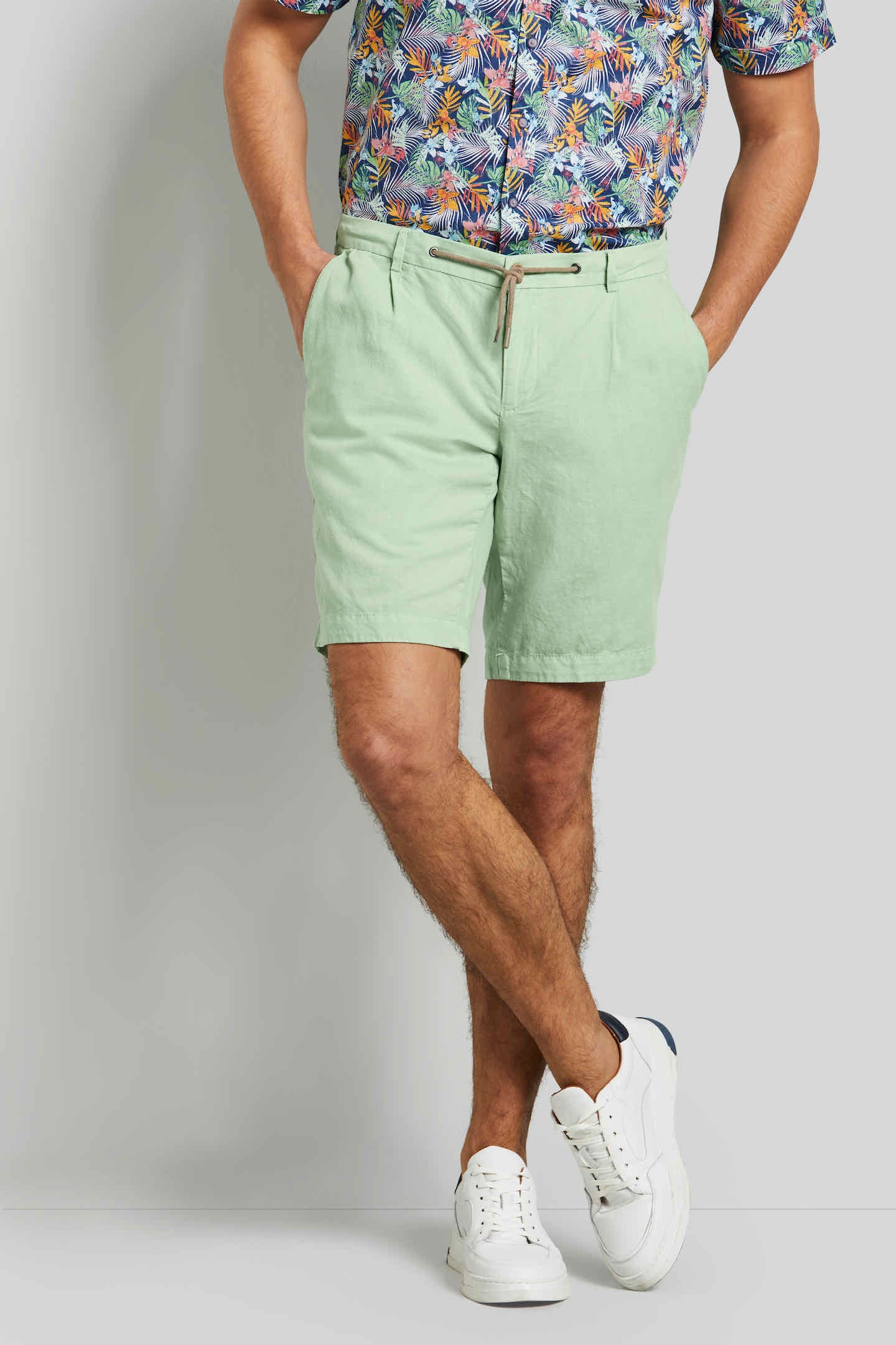 Bild von bugatti Bermudas, in sportlicher Optik