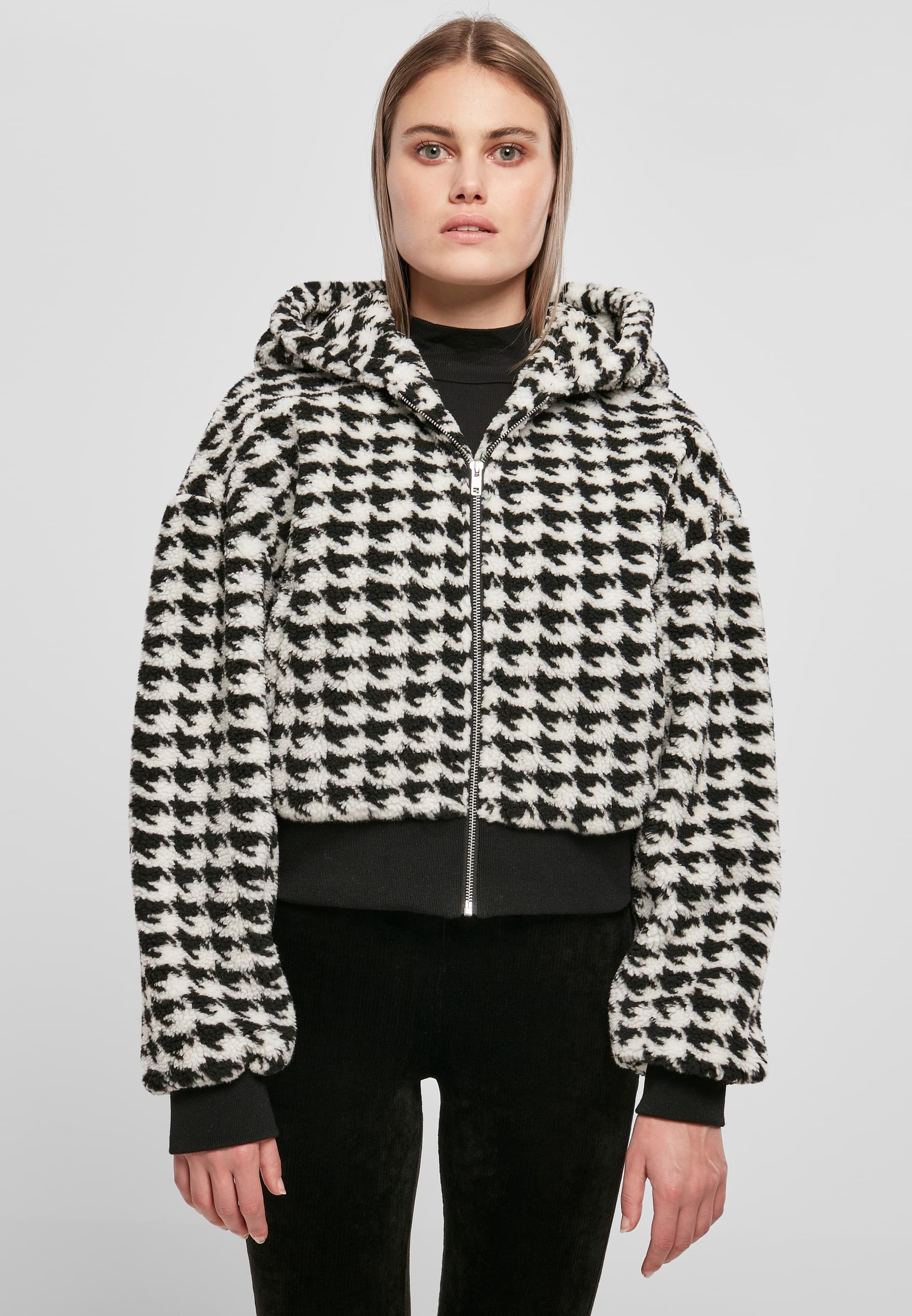 URBAN CLASSICS Allwetterjacke »Urban Classics Damen Ladies Short Oversized AOP Sherpa Jacket« 1 Stk. tlg. mit Kapuze