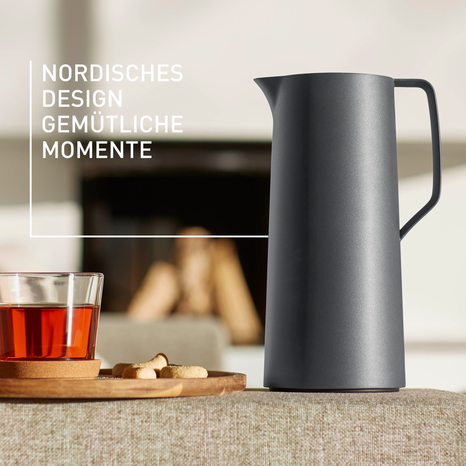 Emsa Isolierkanne »Motiva in modernem Design, 100% auslaufsicher, Made in Germany«, 1 l, (doppelwandiger Glasisolierkolben, bis zu 12h warm/24h kalt), Quick-Press-Deckel, Einhandbedienung, ergonomischer Schraubdeckel