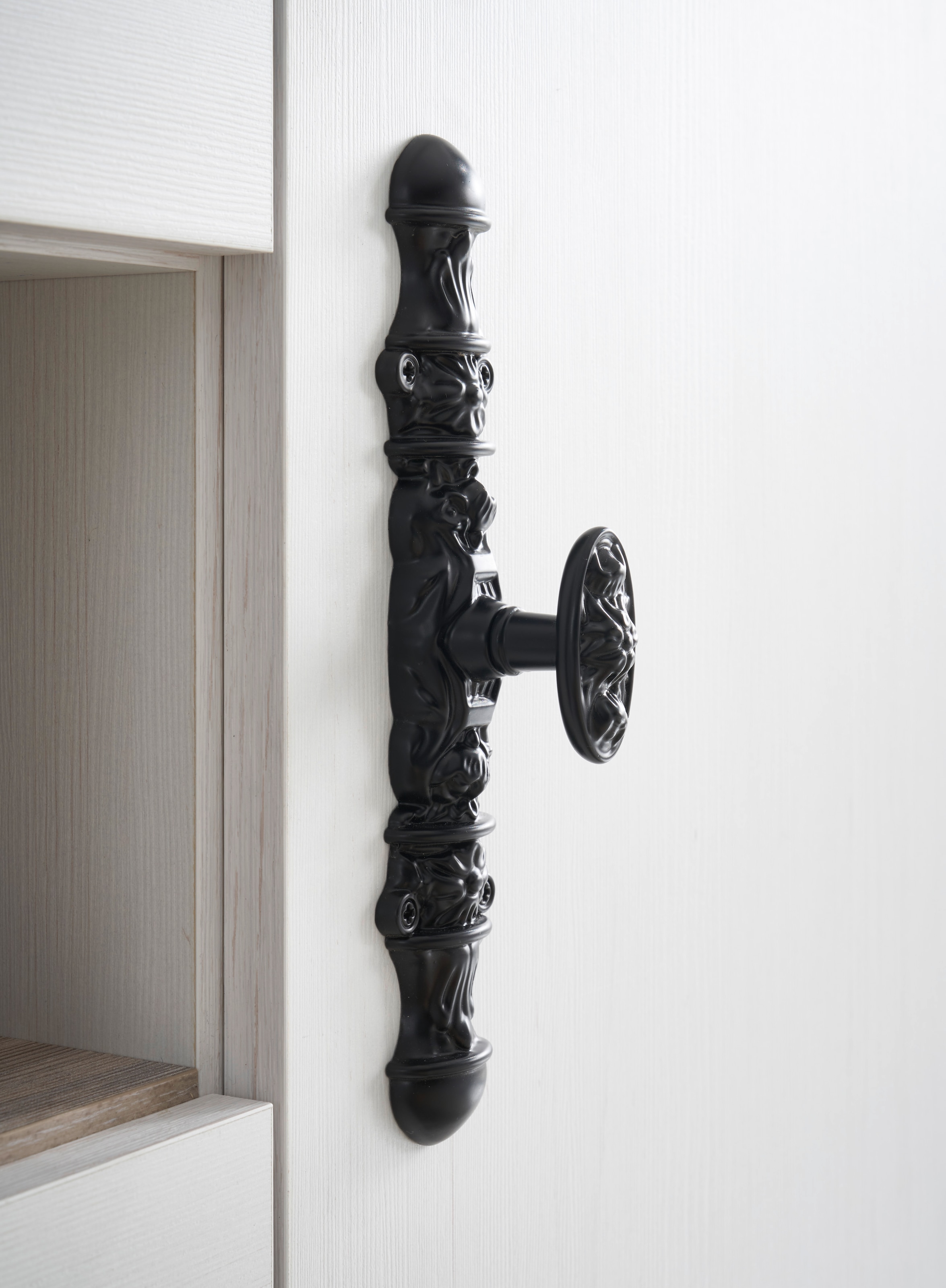 Home affaire Küchenzeile »Florenz, Küche in Pinie Weiß, mit Herdumbau, ohne E-Geräte«, (Set), Breite 264 cm, mit verschnörkelten Metallgriffen, Arbeitshöhe 92 cm