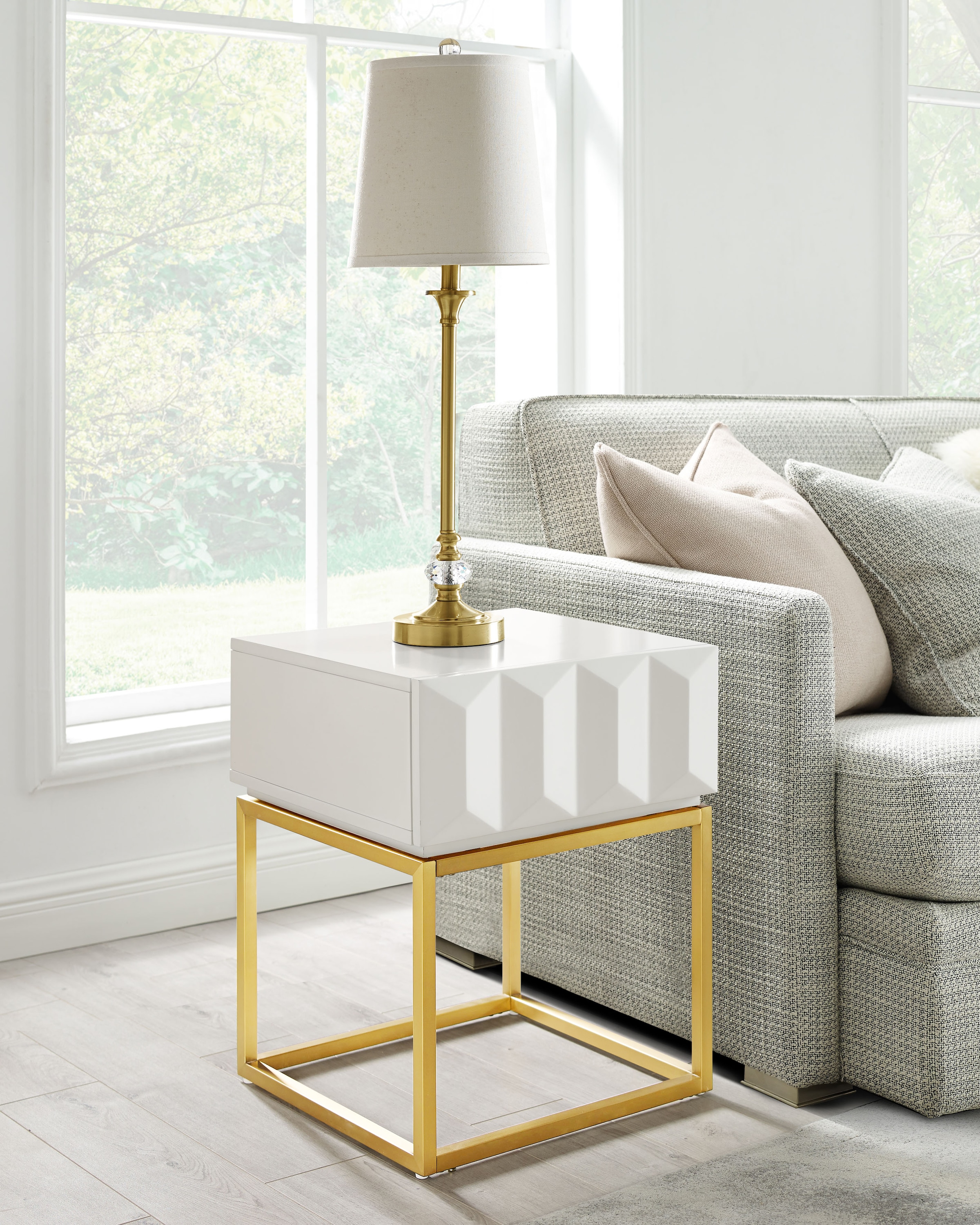 Leonique Beistelltisch »Alais, TOPSELLER!, OTTOs Choice« in 3D-Optik, goldfarbenes Metallgestell, auch als Nachttisch geeignet