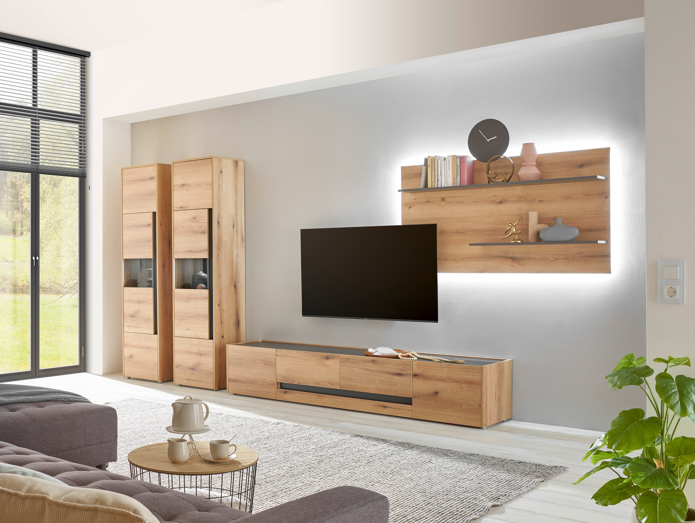 INOSIGN Wohnwand »City/Giron, moderne Anbauwand, Komplettset in vielen Farben verfügbar«, (Set, 4 St.), enthält zwei Vitrinen, ein Lowboard & ein Wandboard