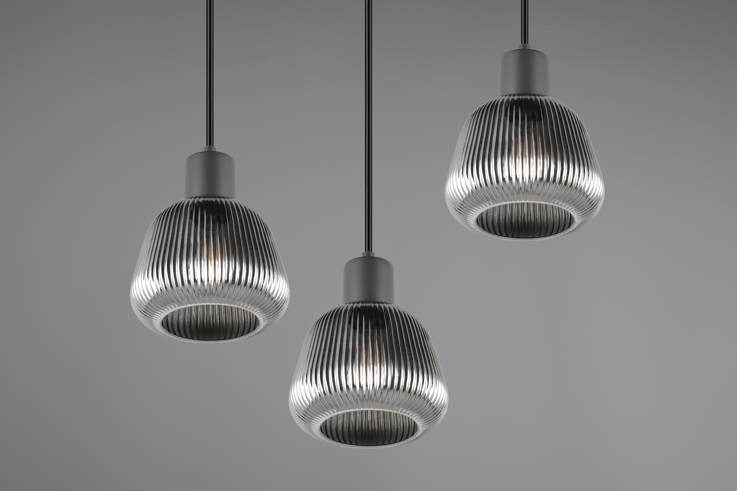 TRIO Leuchten Pendelleuchte »TARIFA, 3-flammige Hängeleuchte exkl 3xE27 max 25W, Glas Hängelampe«, 3 flammig, Leuchtmittel E27 | Leuchtmittel wechselbar, höhenverstellbar max 150cm Glas in Riffeloptik und leicht verspiegelt