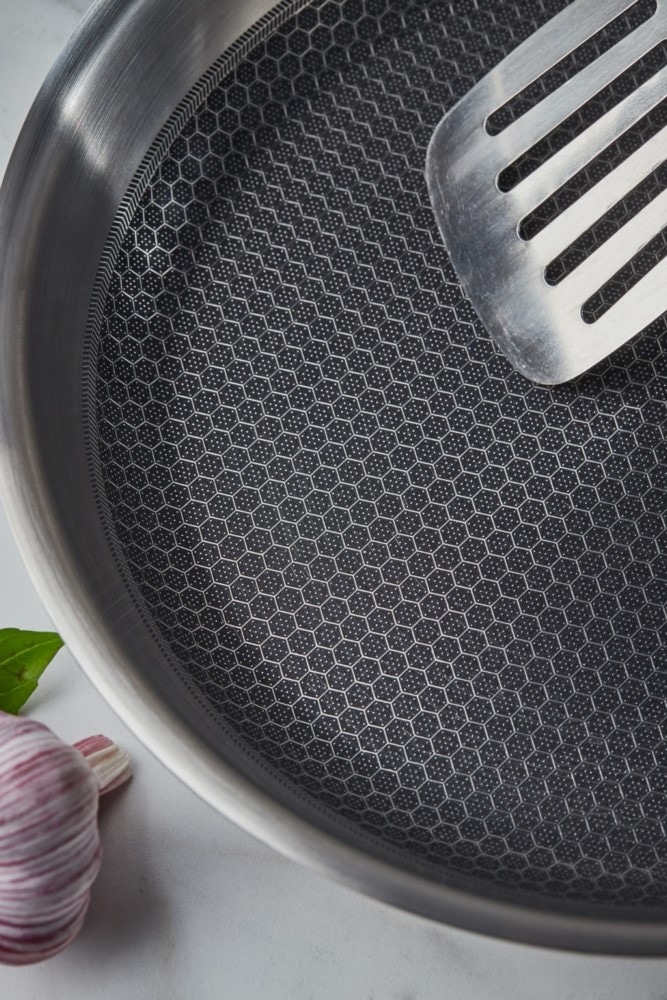 RESTO Kitchenware Wok »Achird tiefe Pfanne aus Tri-Ply (Edelstahl + Aluminium + Edelstahl)«, Edelstahl 18/10, (1 tlg.), Energieeinsparung 25% durch die dreilagige Basis, ofenfest