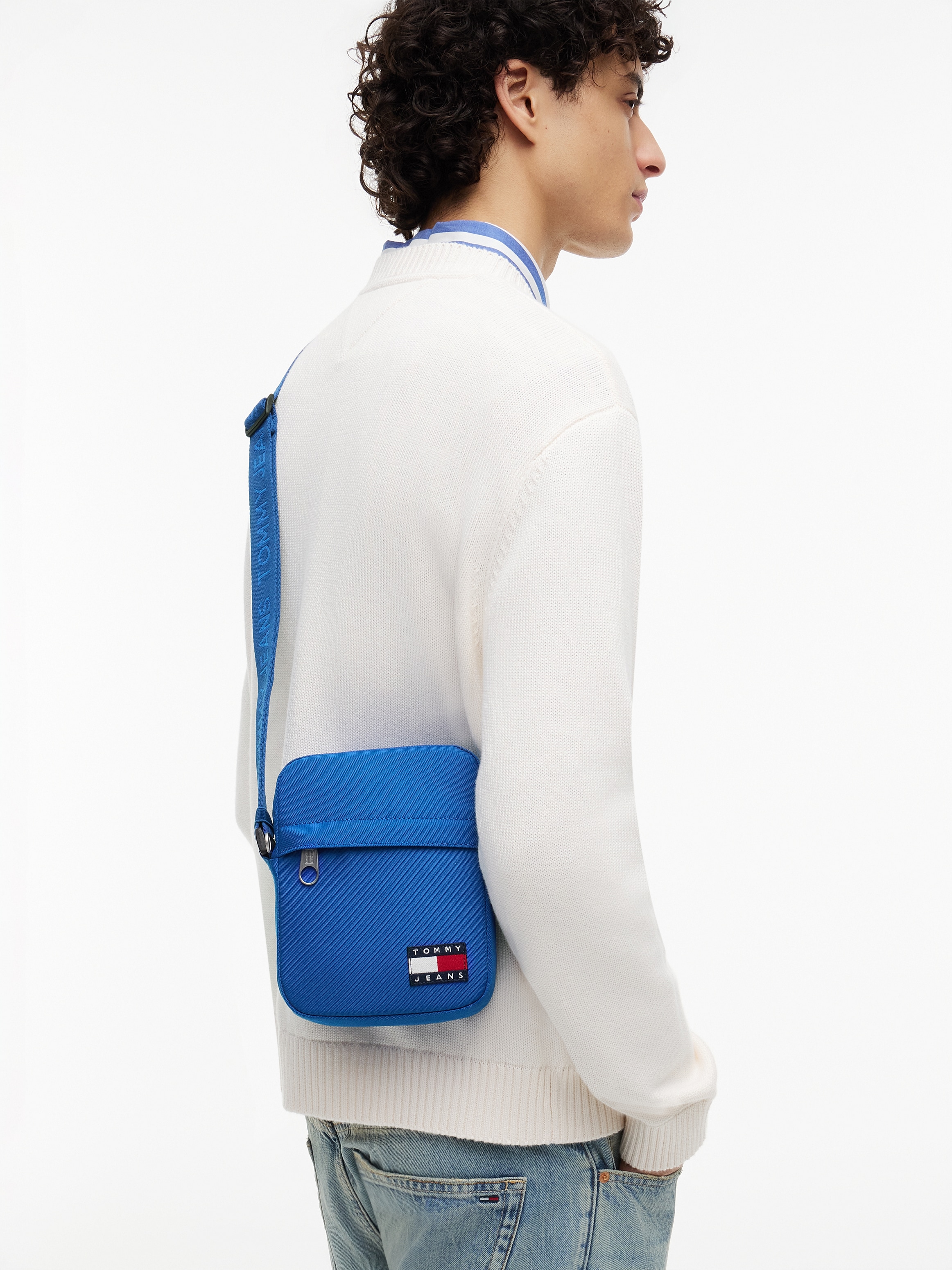 Tommy Jeans Umhängetasche »TJM ESS DAILY REPORTER« , Men Schultertasche, Freizeitasche mit Tommy Jeans Flaggen-Aufnäher