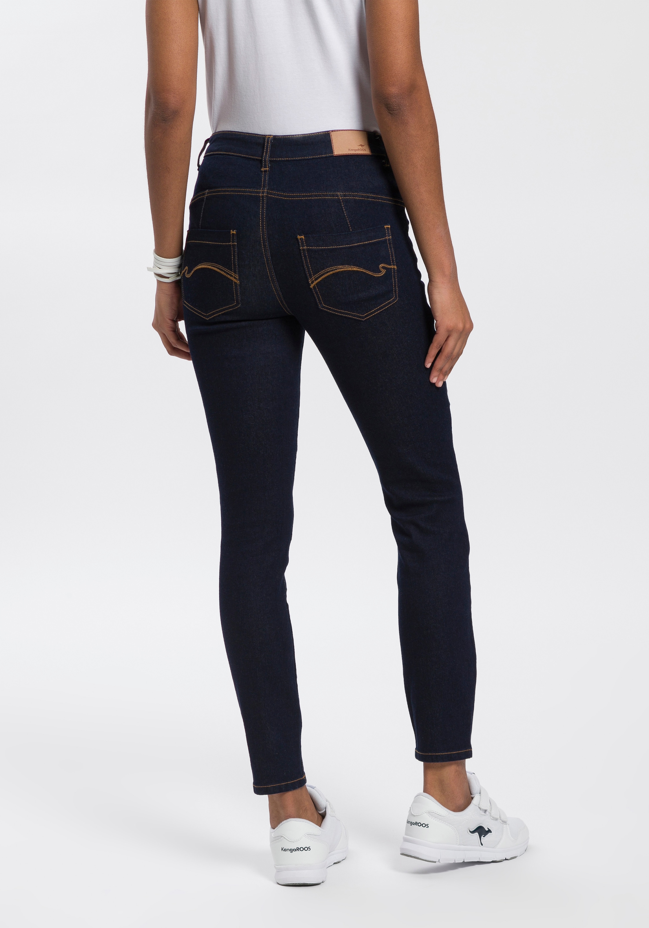 KangaROOS Slim-fit-Jeans »CROPPED HIGH WAIST SLIM FIT«, schmale Passform, Röhrenjeans, trendige Used-Waschung