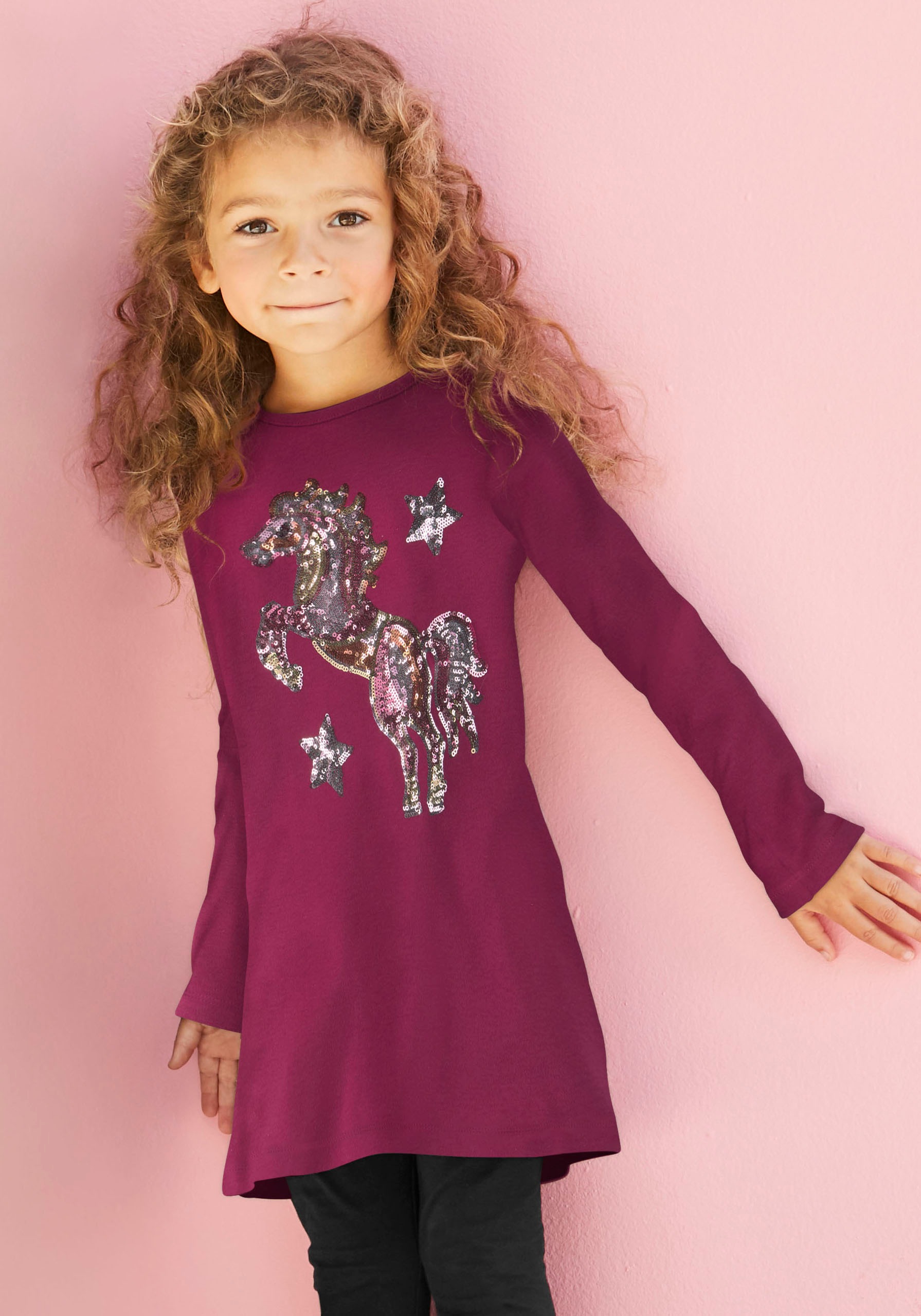 KIDSWORLD Langarmshirt, in langer Form mit schönem Pferdemotiv aus  Pailletten jetzt im %Sale