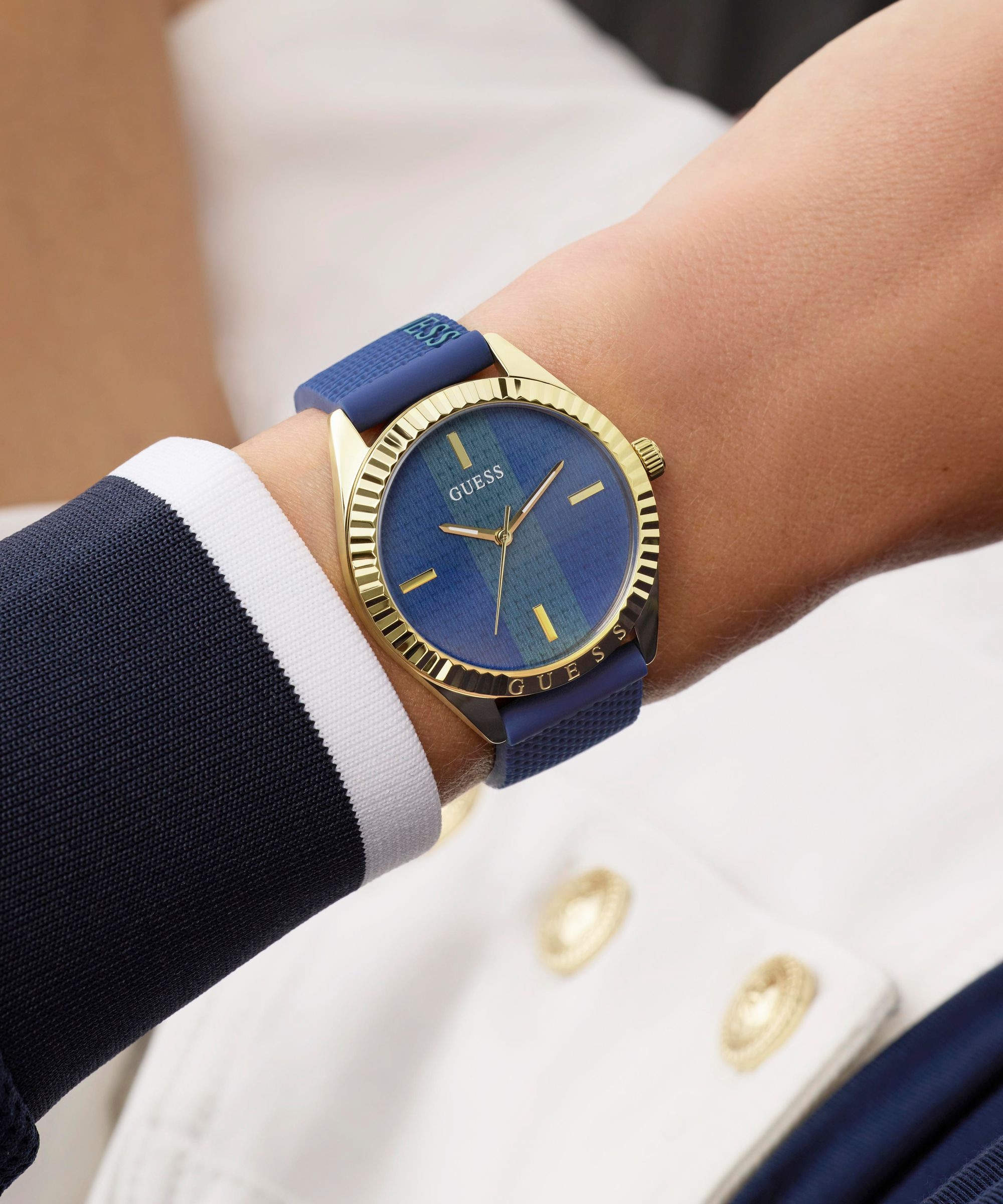 Guess Quarzuhr »CREW« Armbanduhr, Damenuhr, Silikonarmband, analog