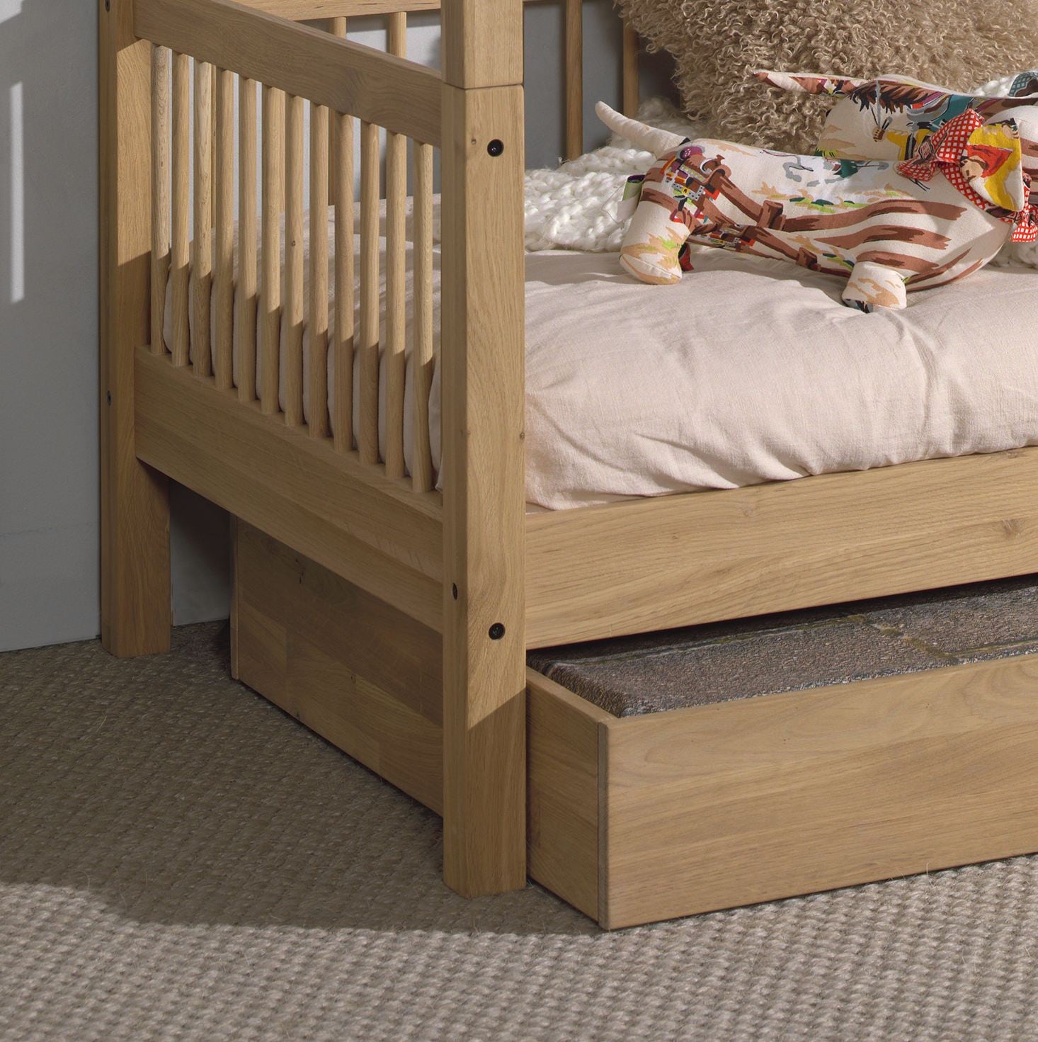 Home affaire Hausbett, (Made in Europe), aus massiver Eiche geölt, LF90x200 cm, m. Textilhimmel, Bettschublade