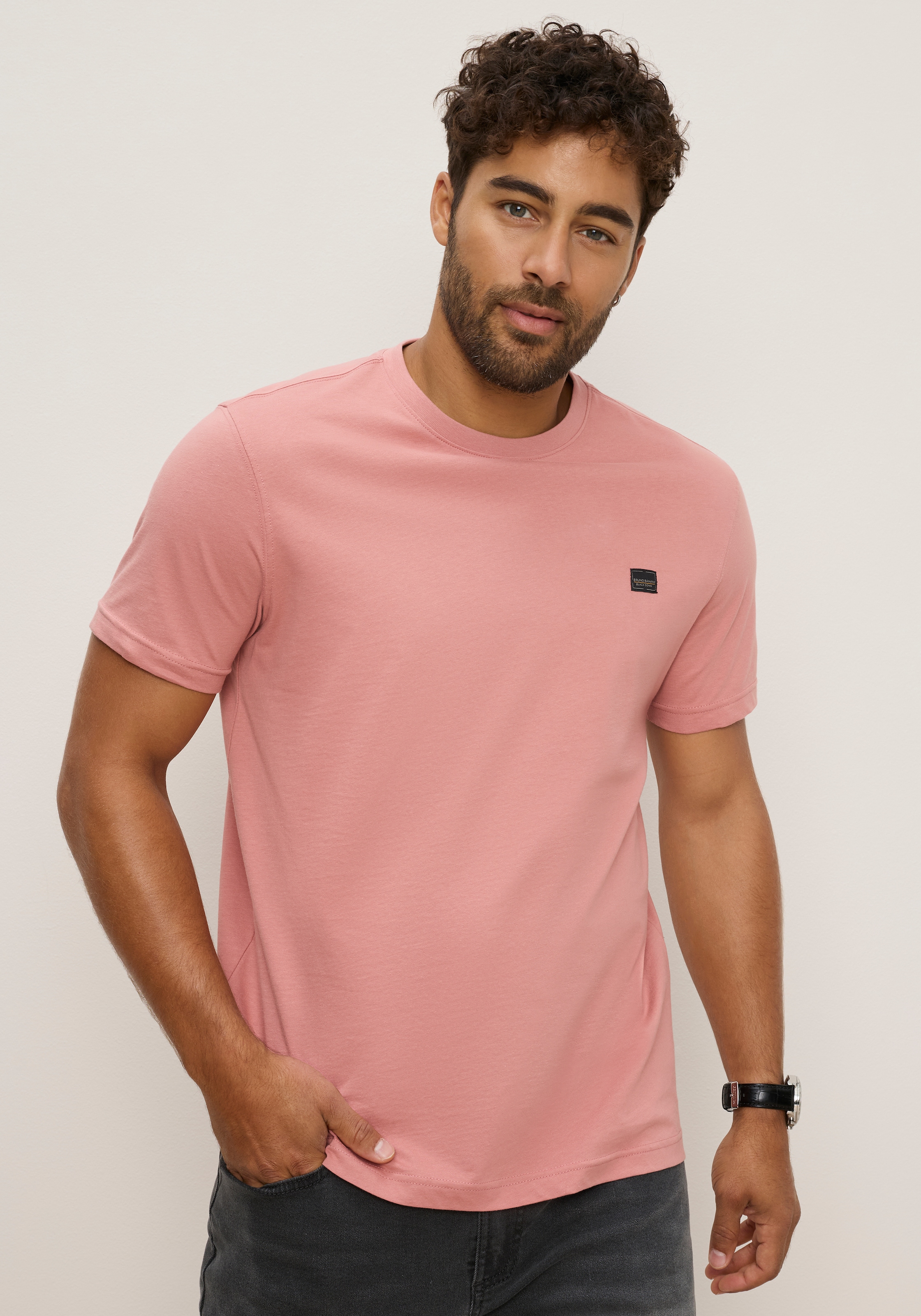 Bruno Banani T-Shirt »Doppelpack« Set, 2 Komfortable modern Basic-Shirts im praktischen 2er-Pack