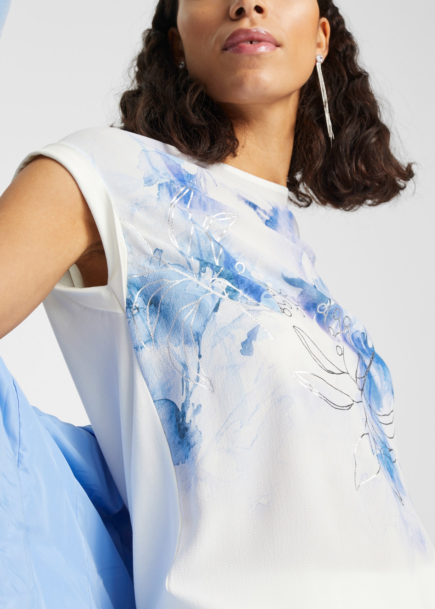 bonprix Blusenshirt figurumspielende Passform, Kurzarm, mit Rundhalsausschnitt