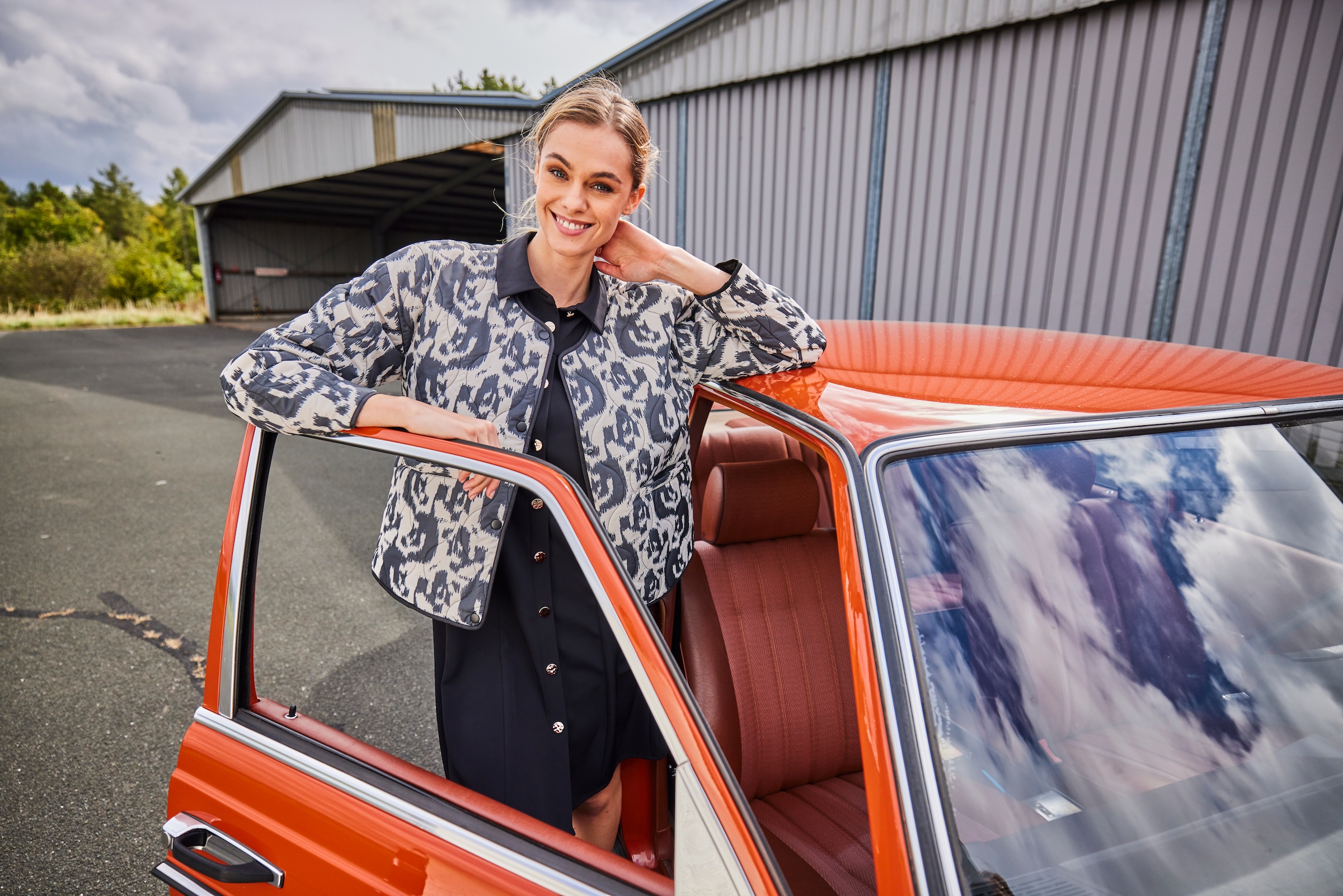 Aniston CASUAL Steppjacke mit extravagantem, grafischen Muster - NEUE KOLLEKTION