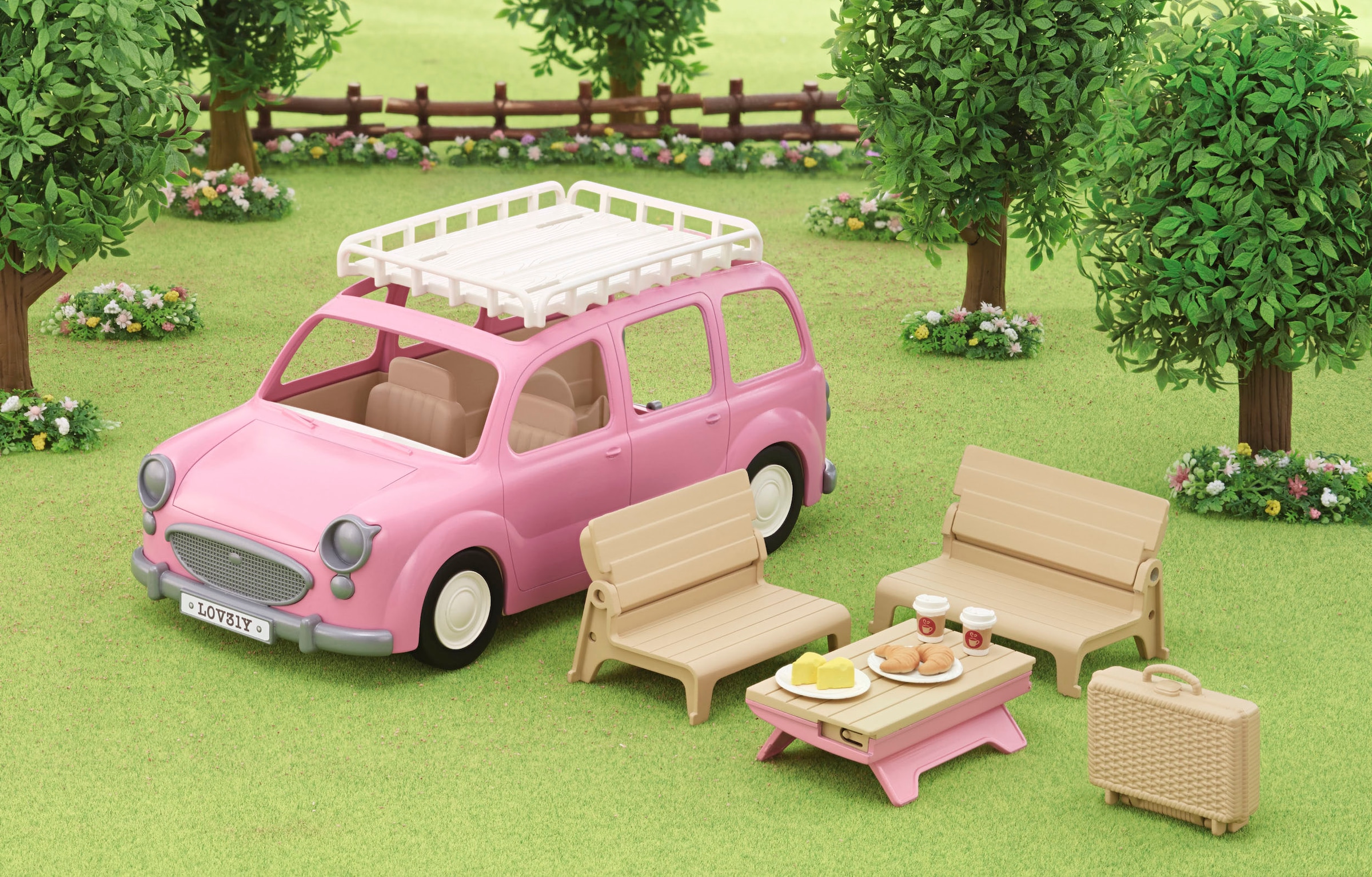Sylvanian Families Spielzeug-Auto »Spielset Familienauto mit Picknickzubehör (5535)«