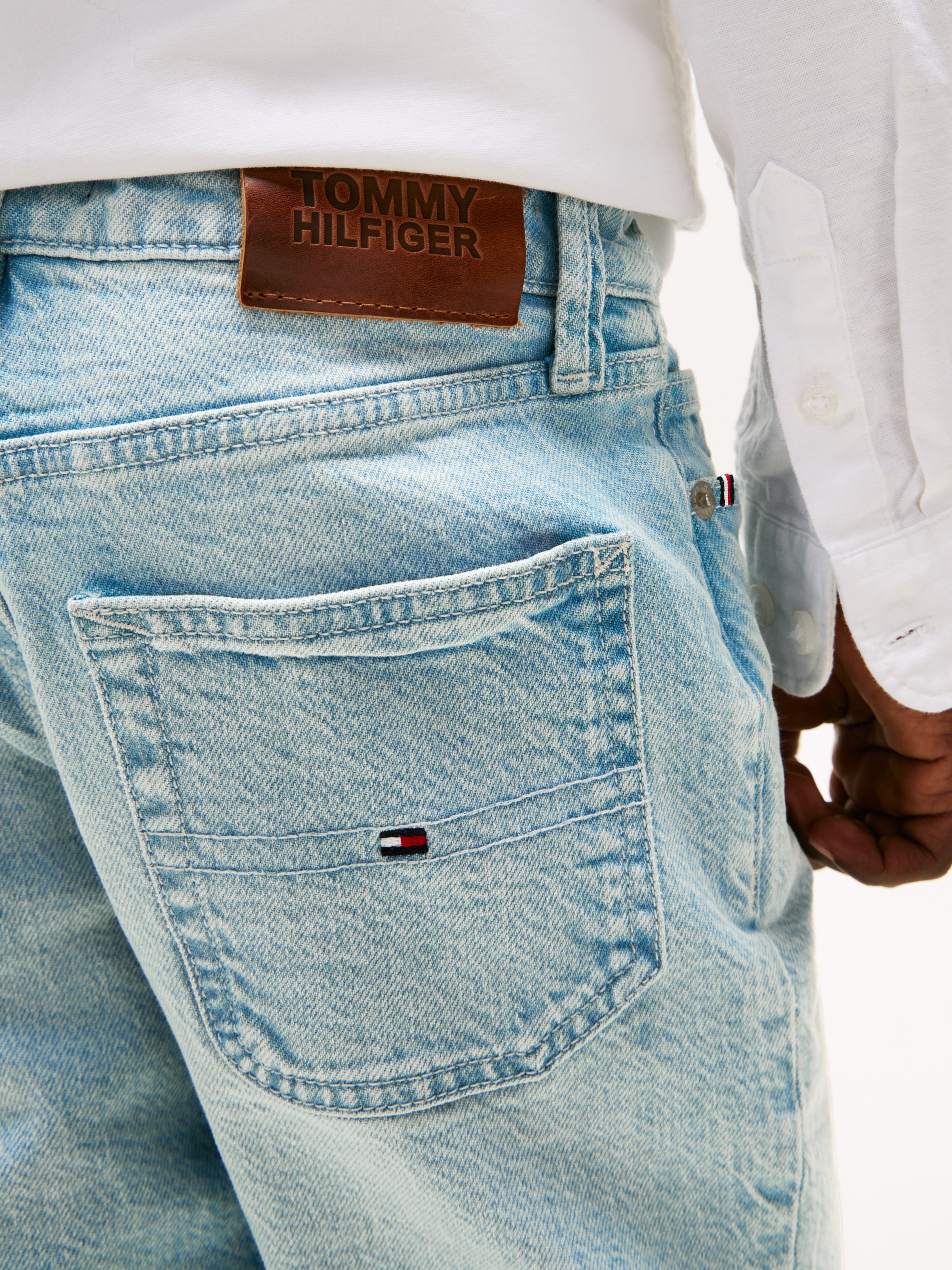 Tommy Hilfiger Straight-Jeans »MODERN STRAIGHT«, für Kinder bis 16 Jahre, in heller Waschung