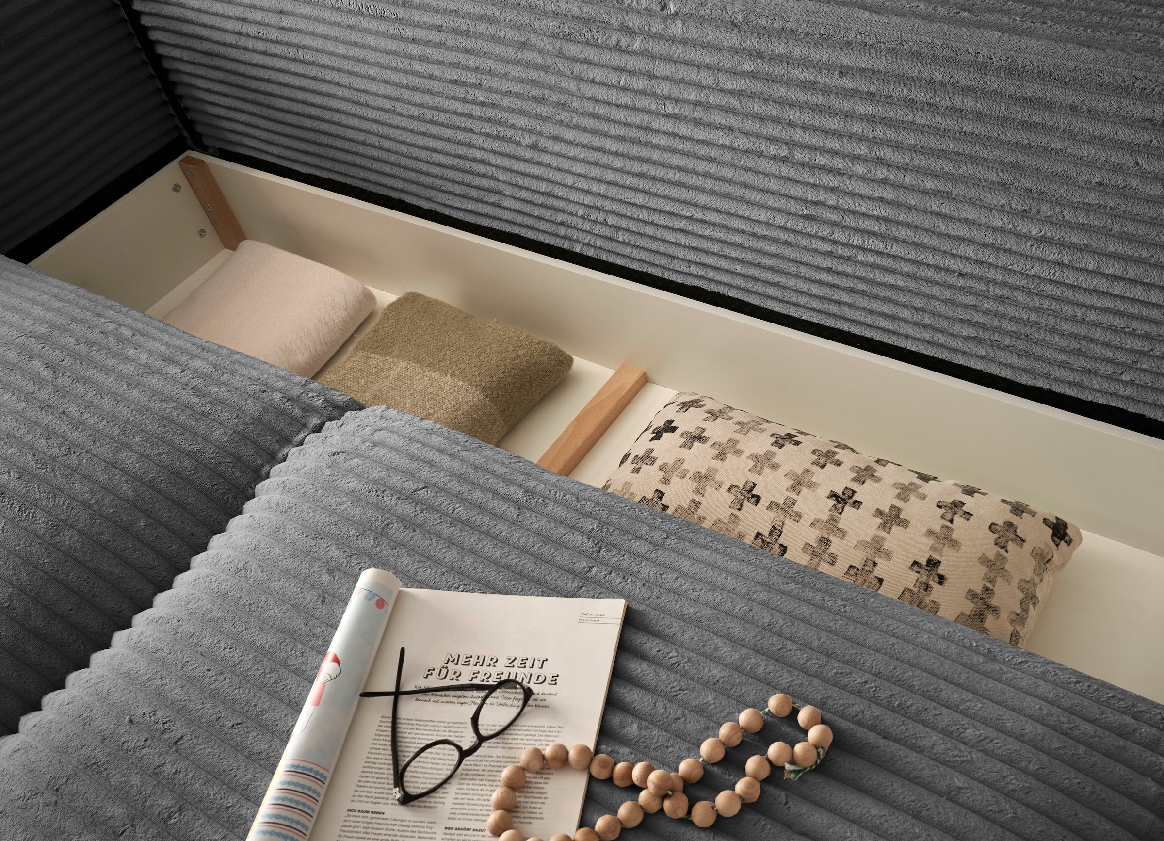 ED EXCITING DESIGN Schlafsofa »Carrara«, frei im Raum stellbar, mit Bettkasten, mit Schlaffunktion und 4 Kissen