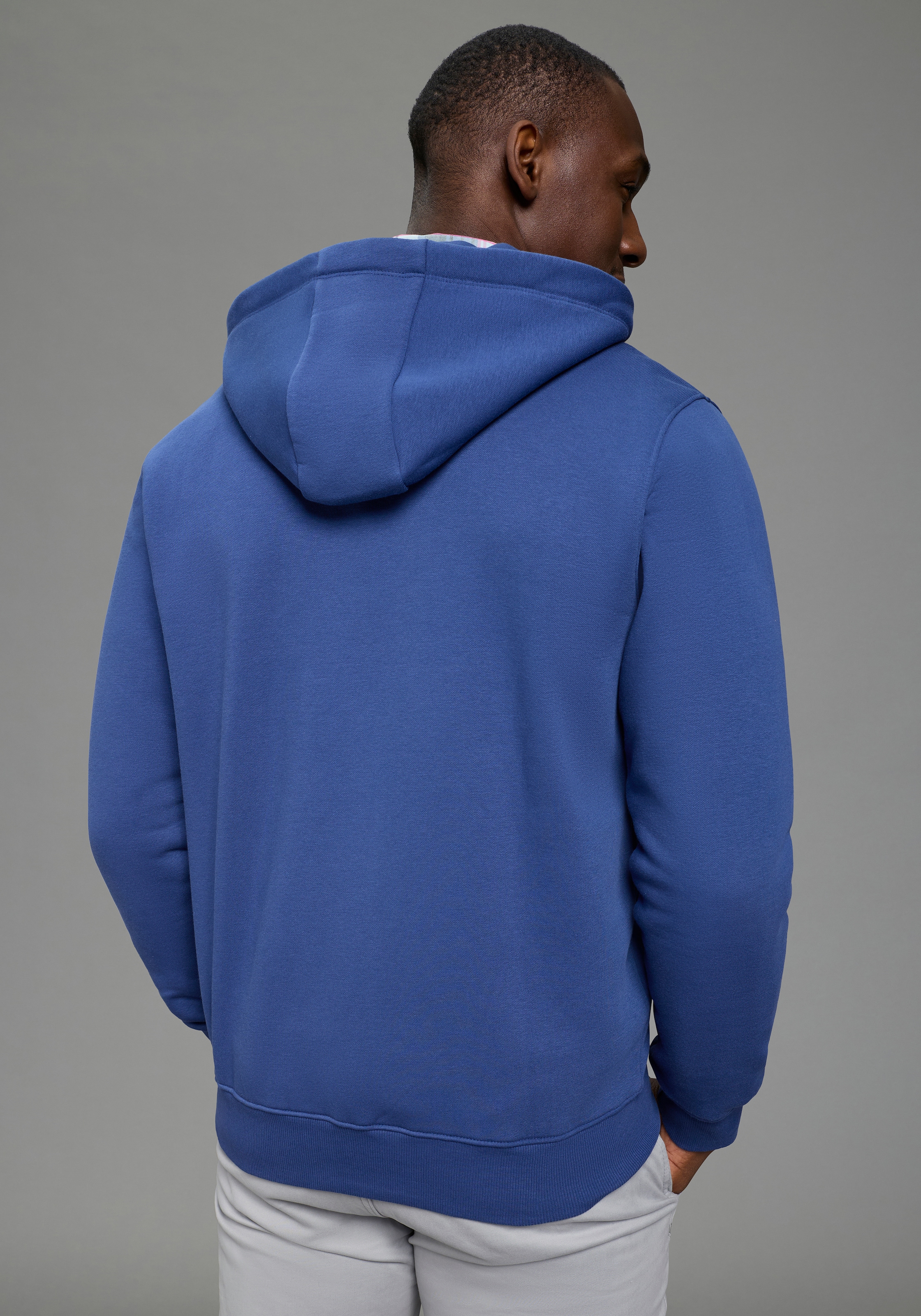 DELMAO Sweatjacke mit Kapuze, mit Kordelzug, aus angerauter Sweatware, mit Langarm