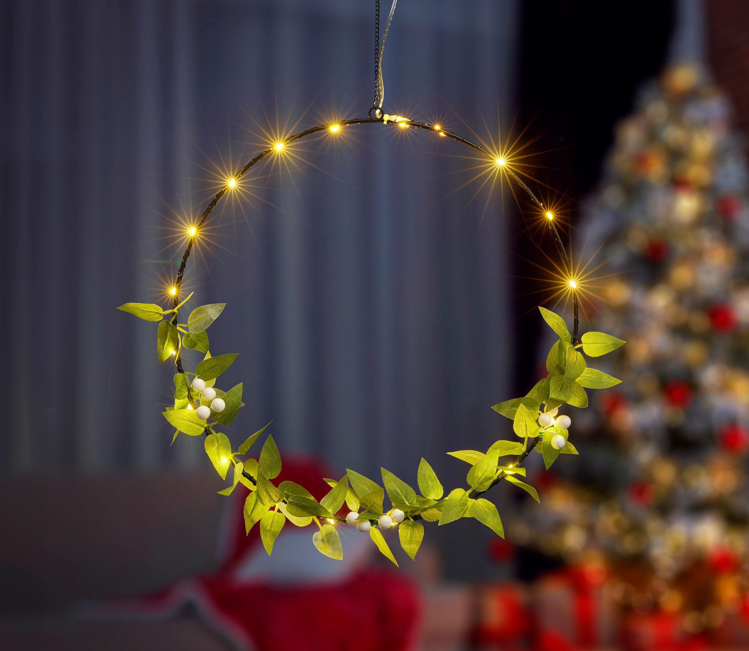 IC Winterworld LED Dekolicht »Weihnachtsdeko«, Beleuchteter Metall-Ring, mit Blättern beschmückt, Ø ca. 30cm