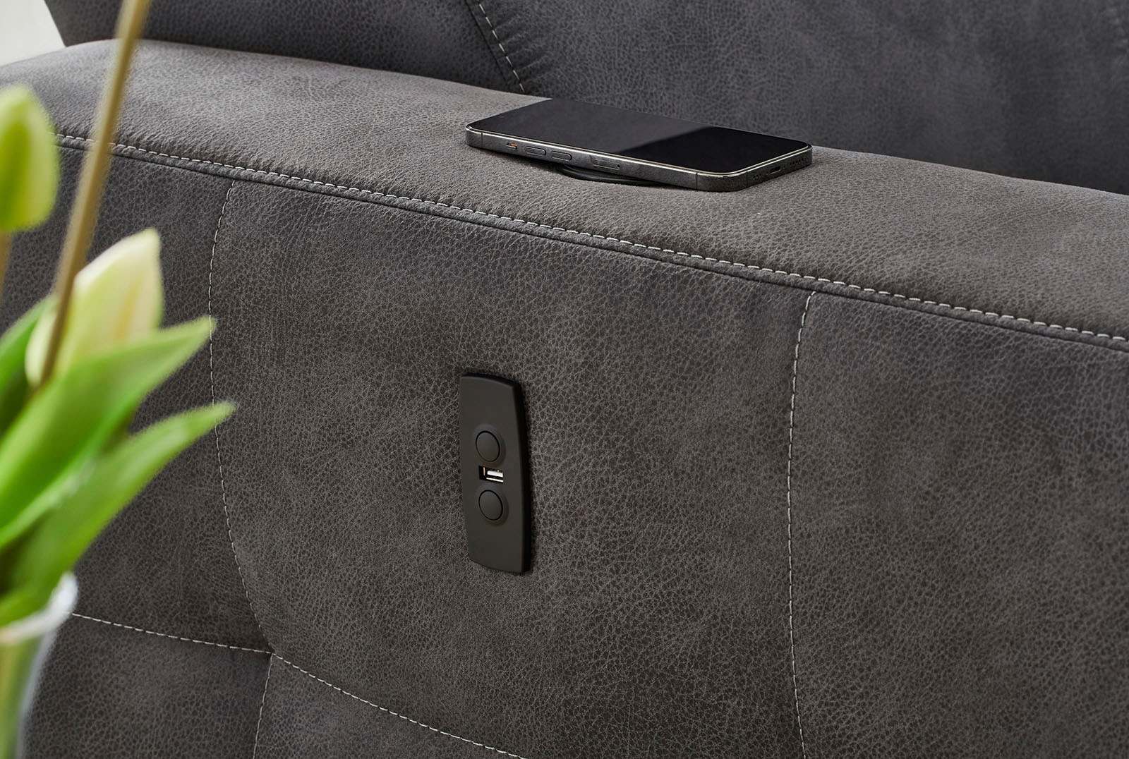 Jockenhöfer Gruppe Ecksofa »Doppio L-Form mit elektromotorischer Relaxfunktion und«, induktiver Lademöglichkeit + USB-A Ladeport, verstellbare Kopfstützen