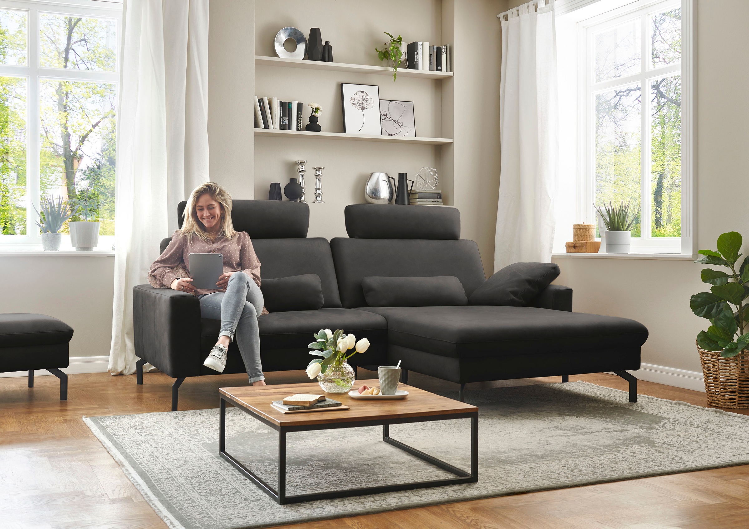 Die PlanBar Ecksofa »PN-EM20028 L-Form mit Kopfstützen«, wahlweise mit motorischem Canape