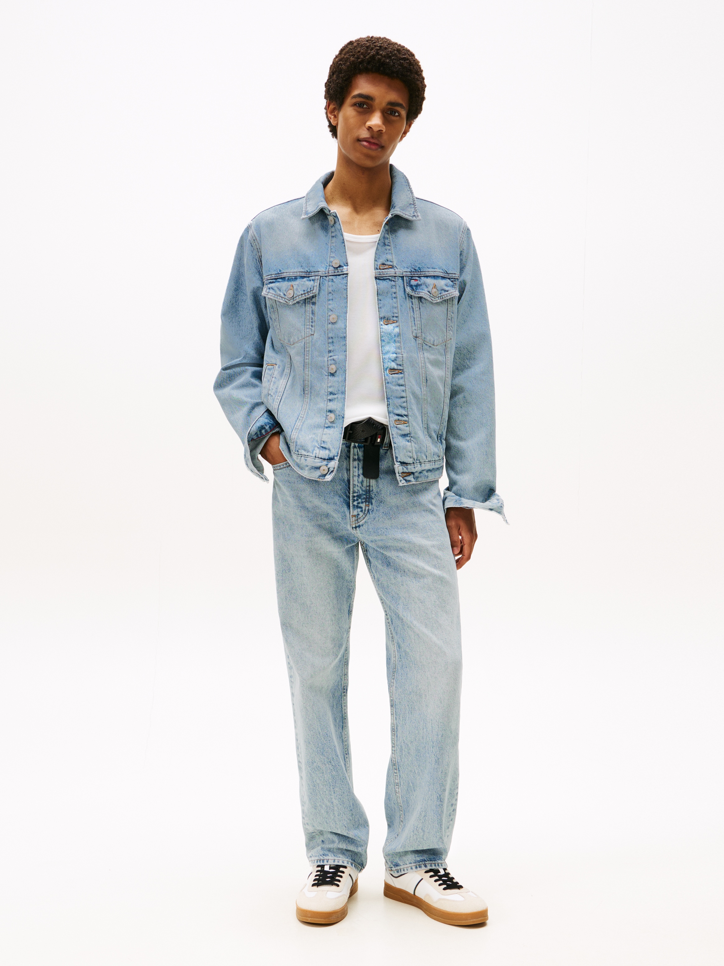 Tommy Jeans Jeansjacke »RYAN RGLR TRCKR RWB EXT CI6033«, ohne Kapuze, Mit Rundhalsausschnitt