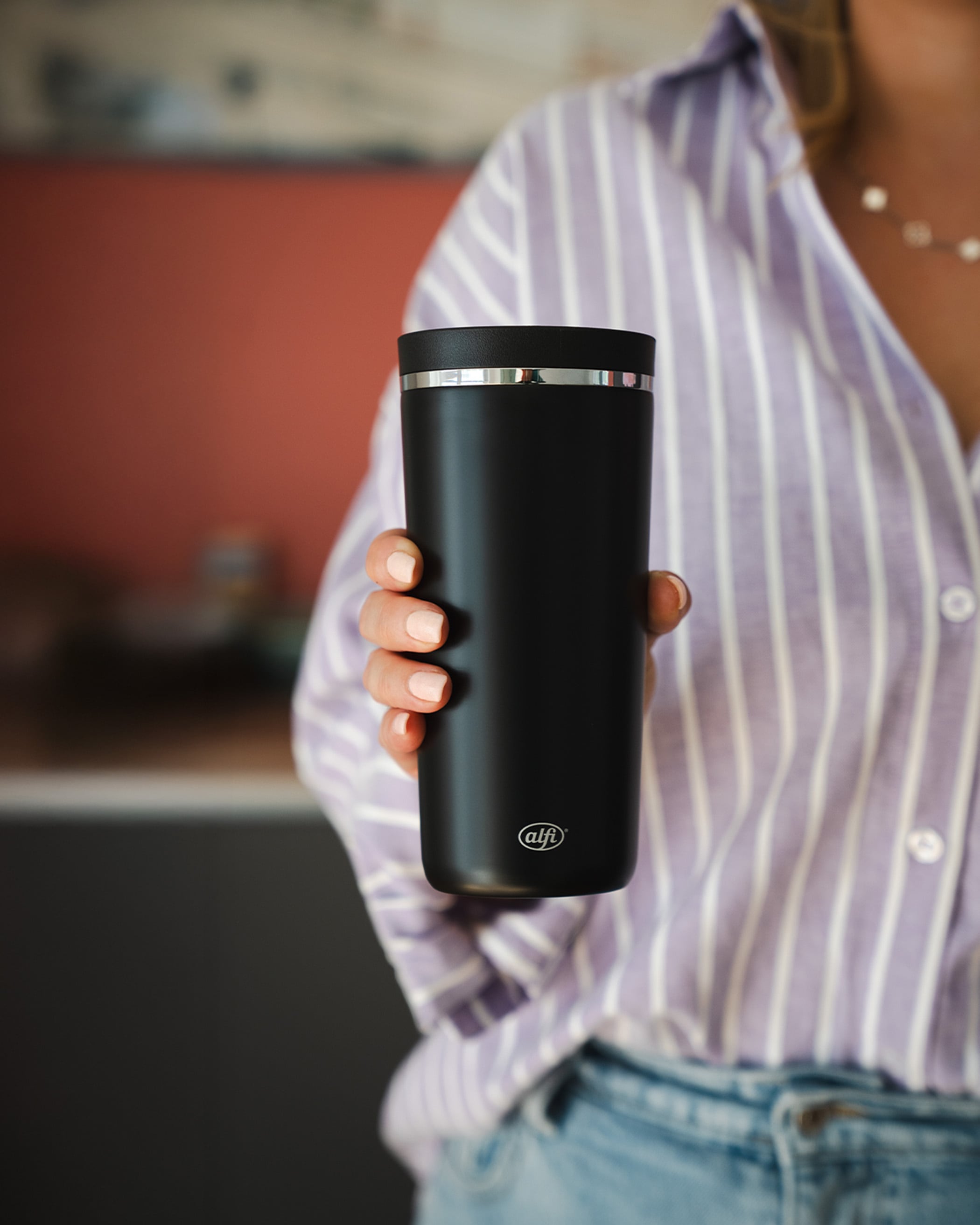Alfi Thermobecher »ISO COFFEE MUG PRO, absolut dicht, spülmaschinenfest«, (1 tlg.), 0,38l, 6h heiß & 12h kalt, mit Druckknopf & Teebeutel-Aufhänger