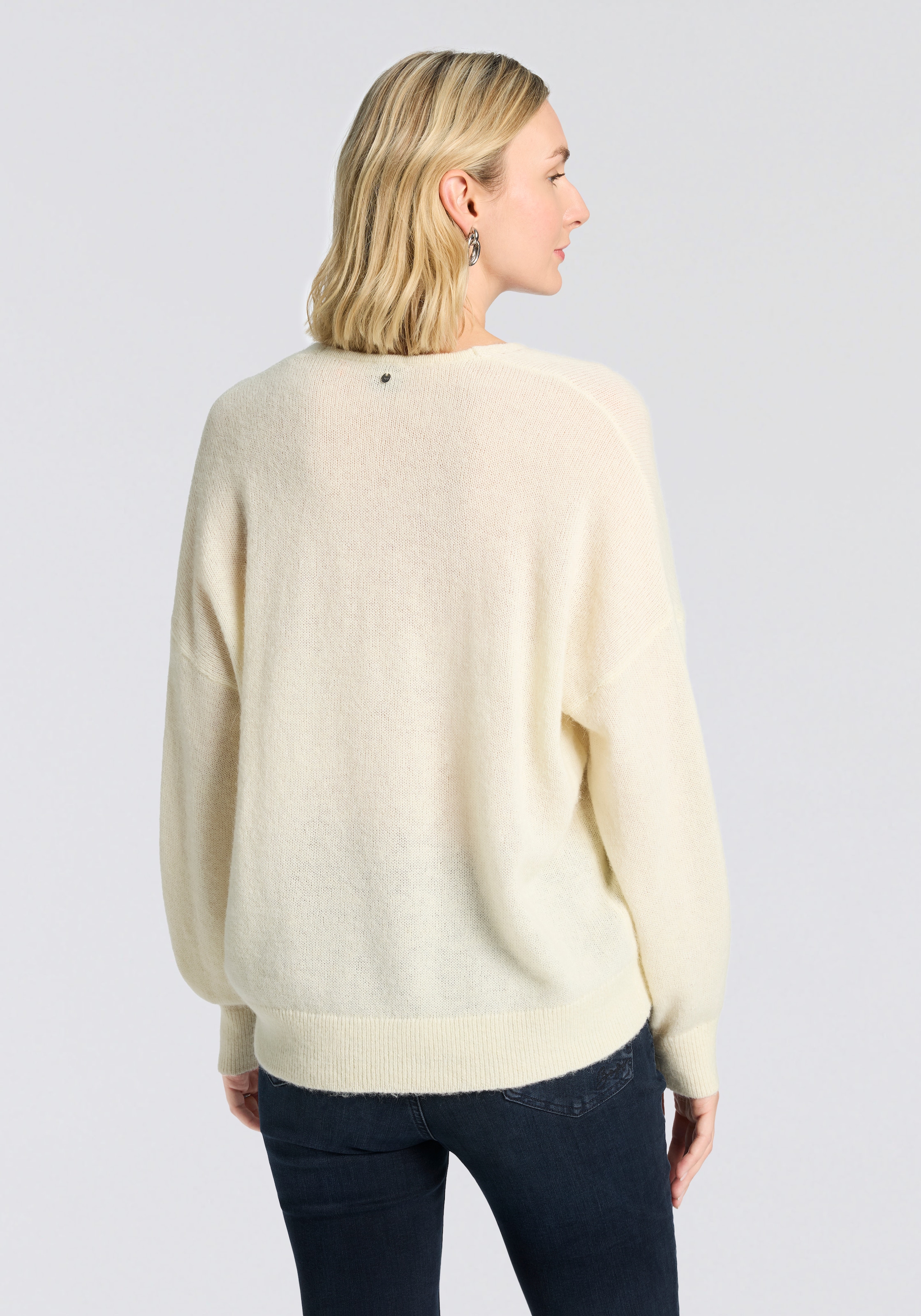 BOSS ORANGE Strickpullover »Foletta Premium Damenmode« V-Ausschnitt, Ajouré-Details