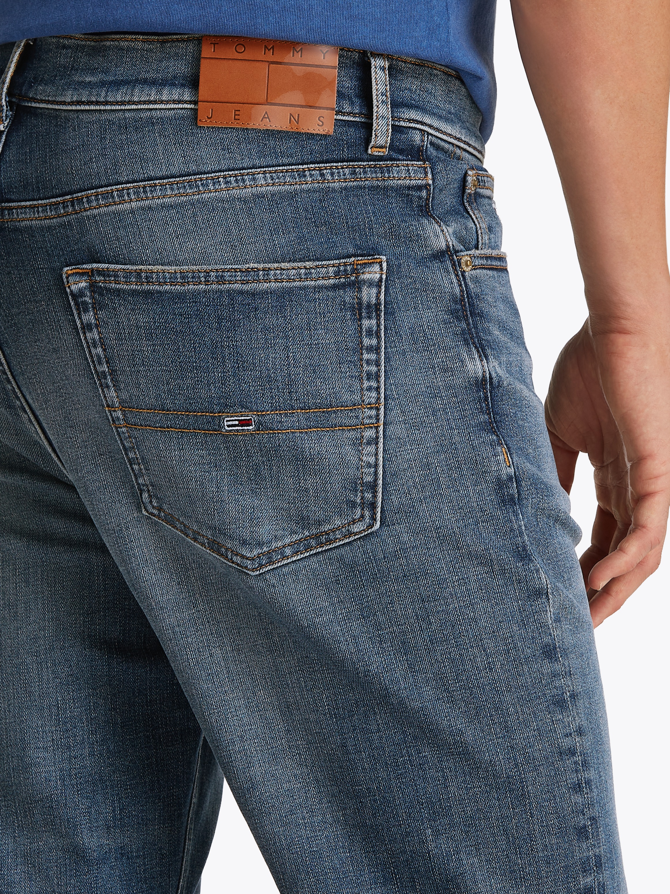 Tommy Jeans Regular-fit-Jeans »Otis Regular Straight«, Mit Gürtelschlaufen