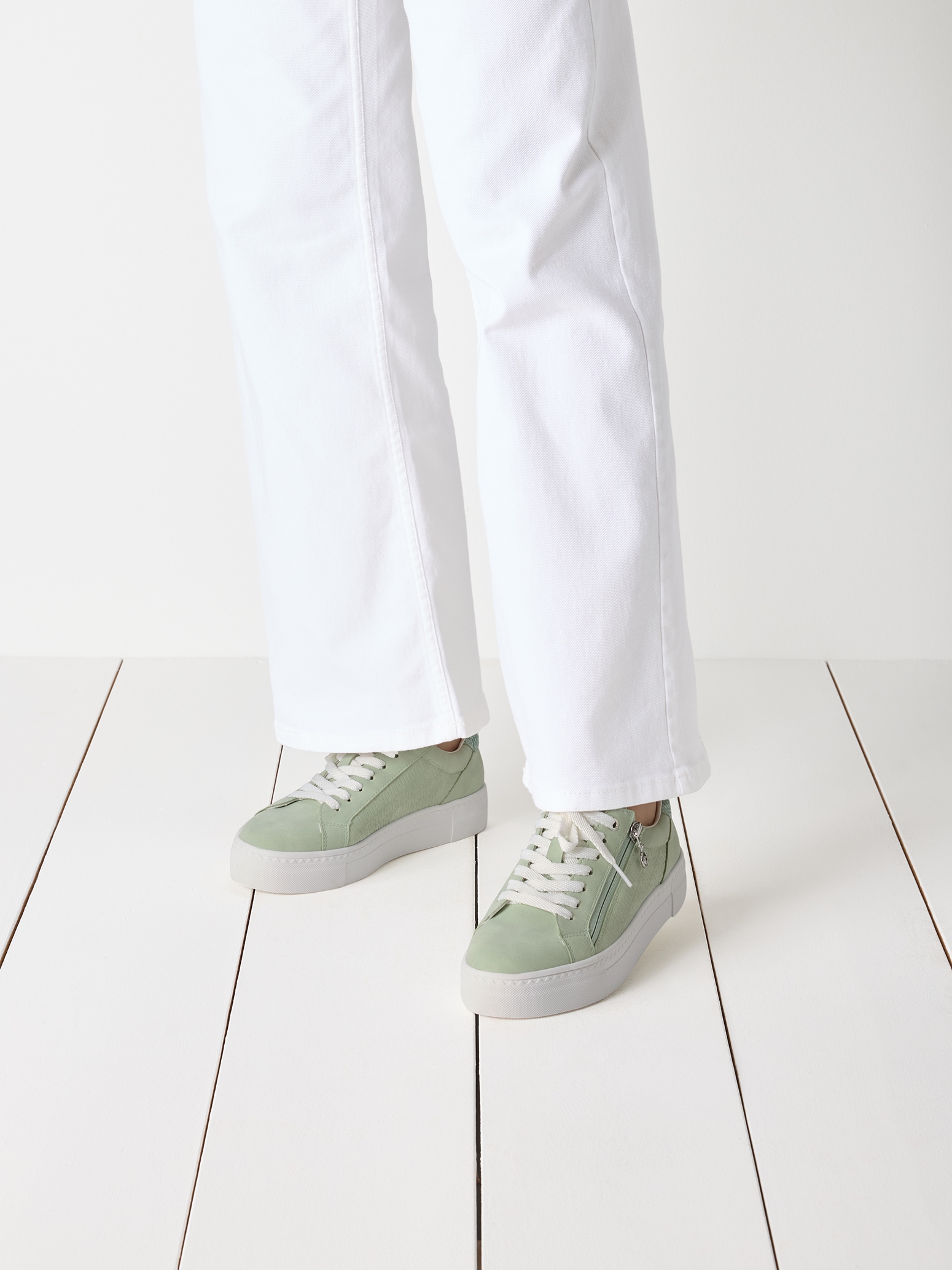 Tamaris Plateausneaker, Freizeitschuh, Halbschuh, Schnürschuh mit gepolstertem Schaftrand