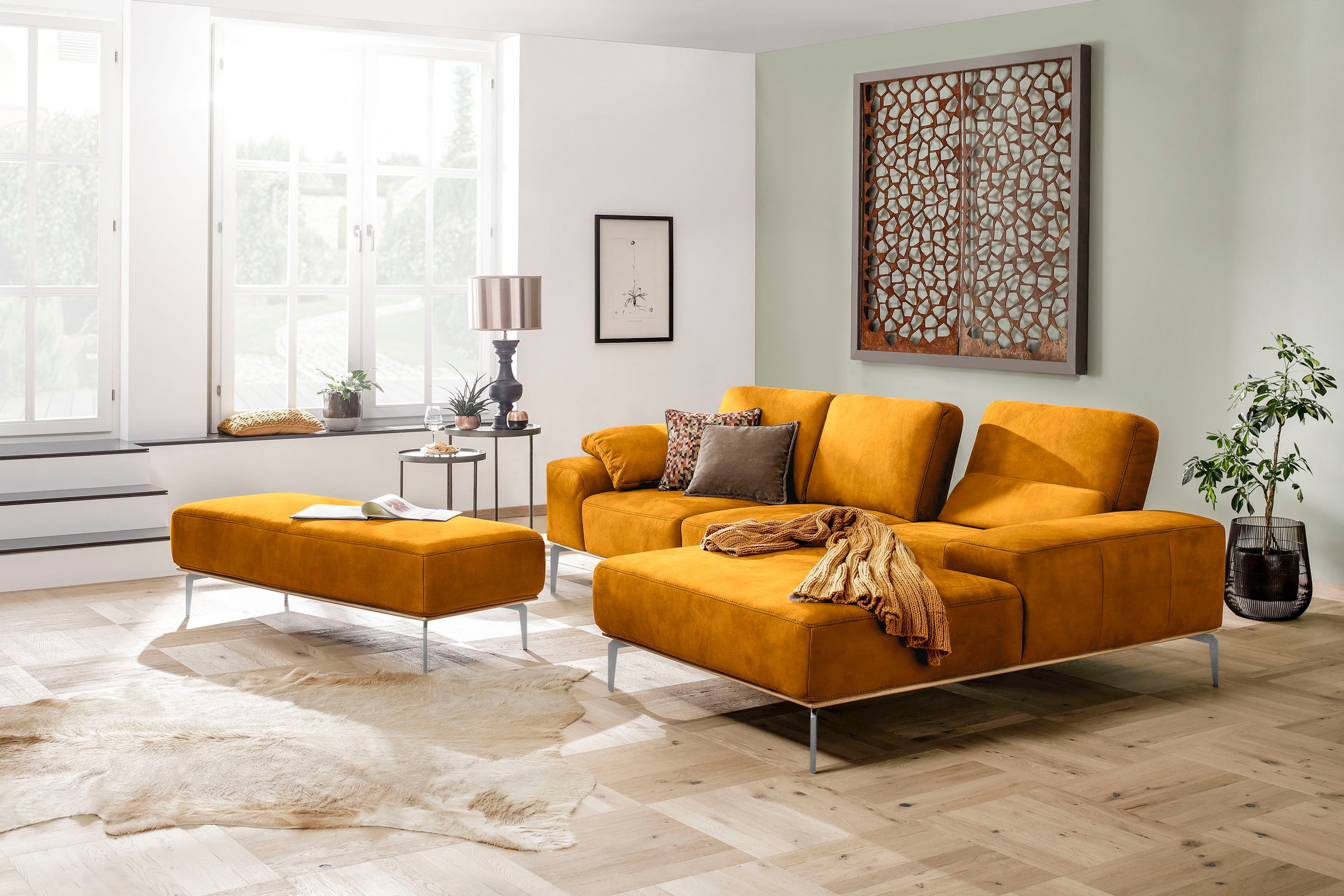 W.SCHILLIG Ecksofa »run, Designsofa mit tollem Sitzkomfort, L-Form«, mit elegantem Holzsockel, Füße in Chrom glänzend, Breite 279 cm