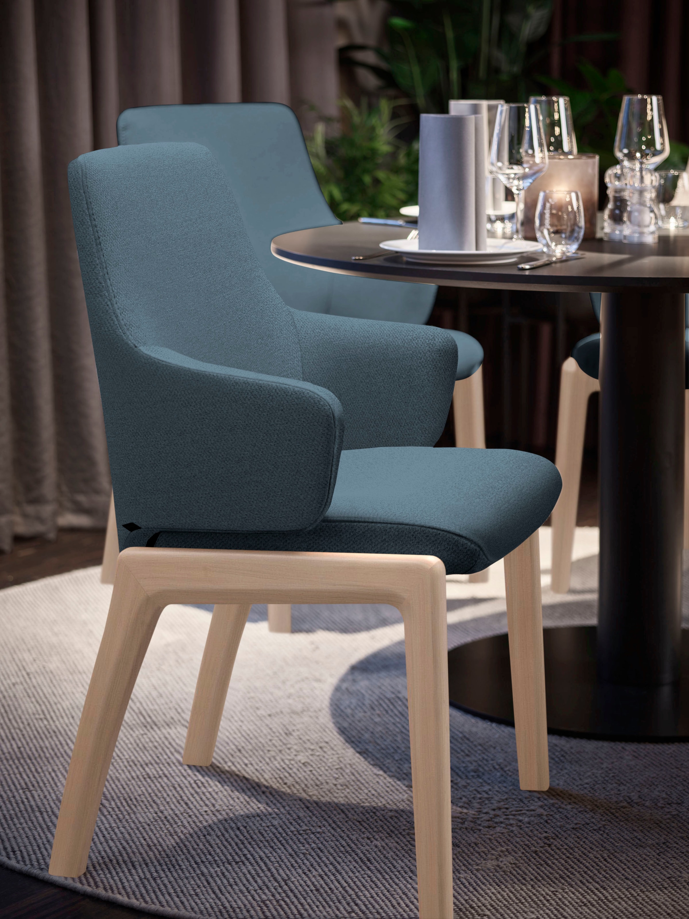 Stressless® Polsterstuhl »Laurel«, ROHLEDER Stoff Q2 FARON, Low Back mit Armlehne, Größe L, abgerundete Beine in Eiche gekalkt