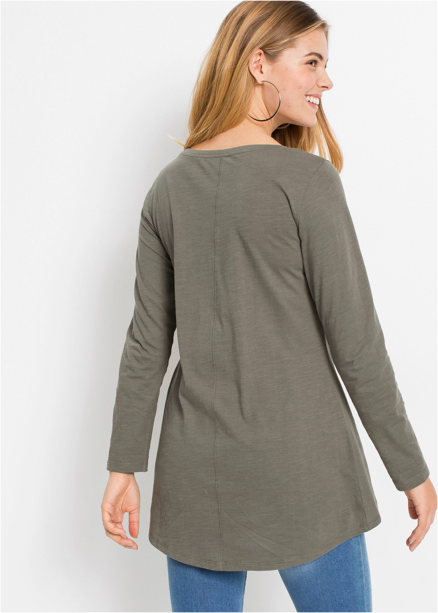 bonprix Langarmshirt »Langarmshirt aus reiner Baumwolle« lockere Passform, Langarm-Design, abgerundeter Saum, aus Baumwolle