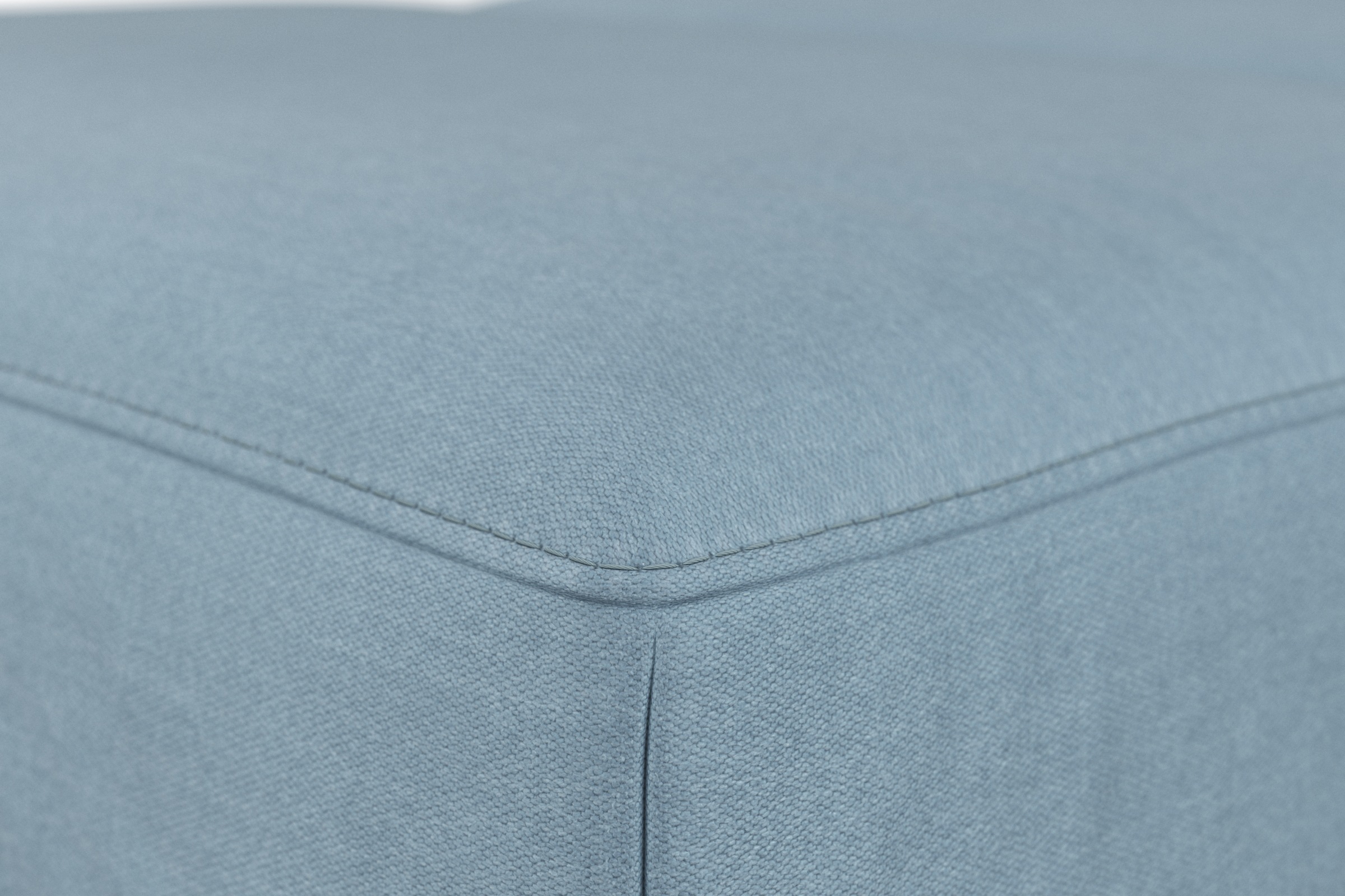 sit&more Polsterhocker »Dundee«, mit Klappfunktion, Federkern und hochwertigen Massivholzfüßen