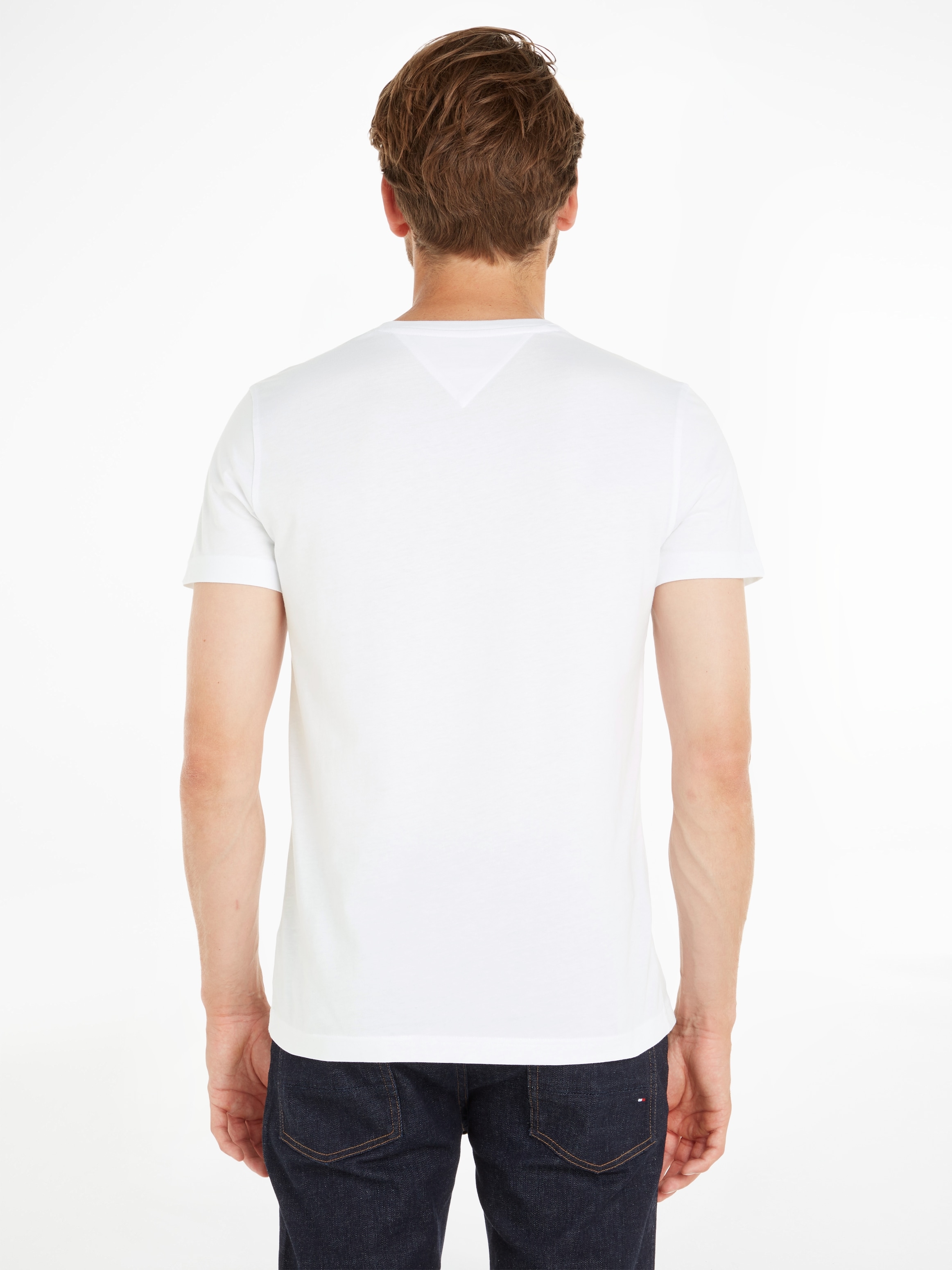 Tommy Jeans T-Shirt »TJM ORIGINAL JERSEY V NECK TEE«, mit V-Ausschnitt und dezenter Logo-Flag