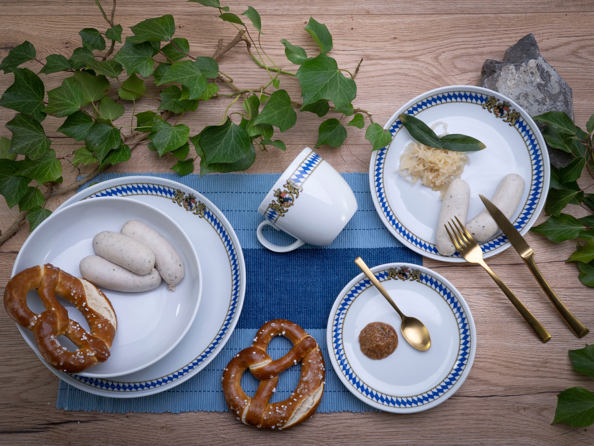 CreaTable Kombiservice »Geschirr-Set Love Bavaria«, (Set, 10 tlg., Kaffeeservice und Tafelservice im Set, für 2 Personen), Service für die bayrische Küche und Lifestyle, 10 Teile für 2 Personen